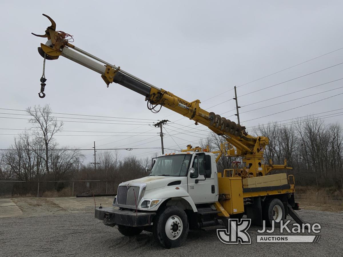 (Fort Wayne, IN) Terex/Telelect Commander 4047, Digger Derrick rear mounted on 2005 International 73