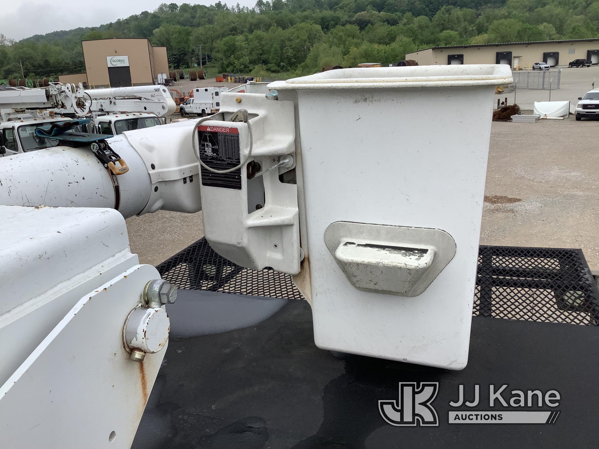 (Smock, PA) Altec LRV60/70, Over-Center Elevator Bucket mounted behind cab on 2012 Freightliner M2 1