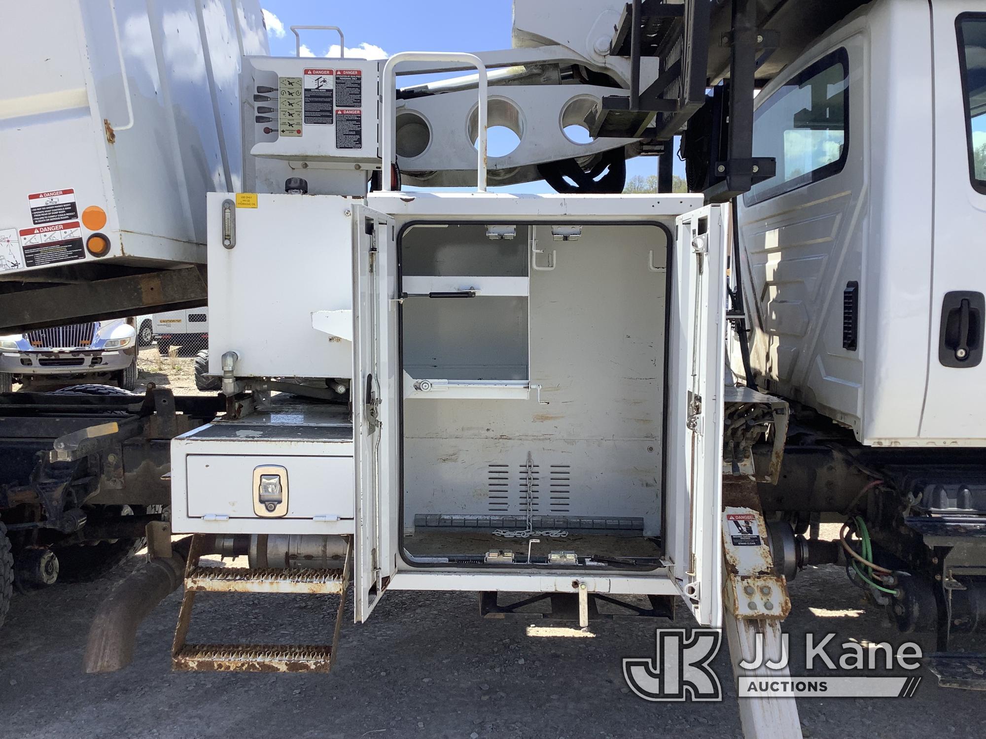 (Smock, PA) Altec LR760-E70, Over-Center Elevator Bucket mounted behind cab on 2015 International 43