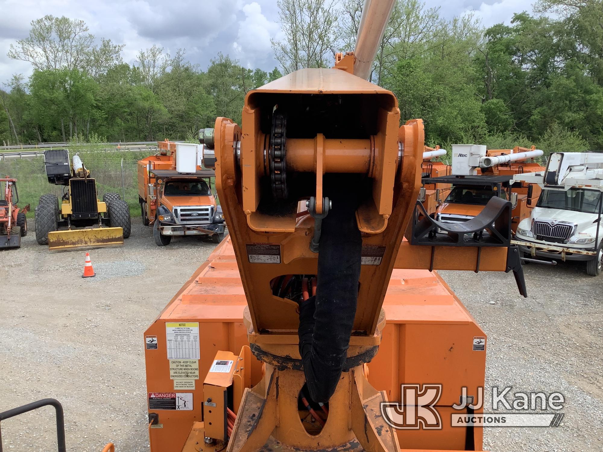 (Smock, PA) Altec LR760E70, Over-Center Elevator Bucket mounted behind cab on 2013 Ford F750 Chipper