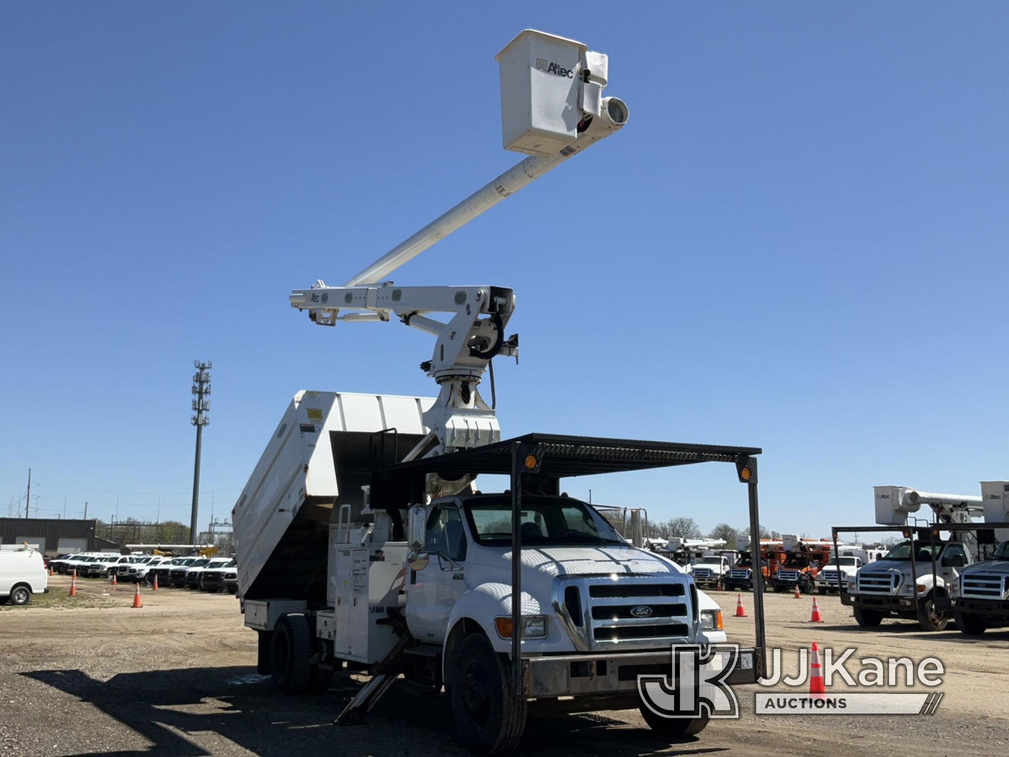 (Charlotte, MI) Altec LR760E70, Over-Center Elevator Bucket Truck mounted behind cab on 2013 Ford F7