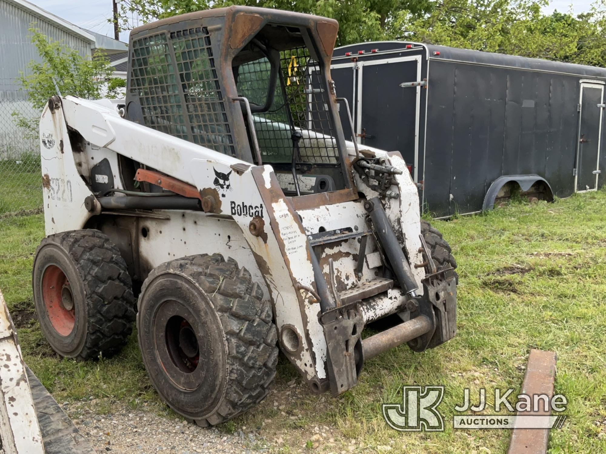 (Charlotte, MI) 2003 Bobcat S220 Rubber Tired Skid Steer Loader Runs, Moves, Key Broken Off In Ignit