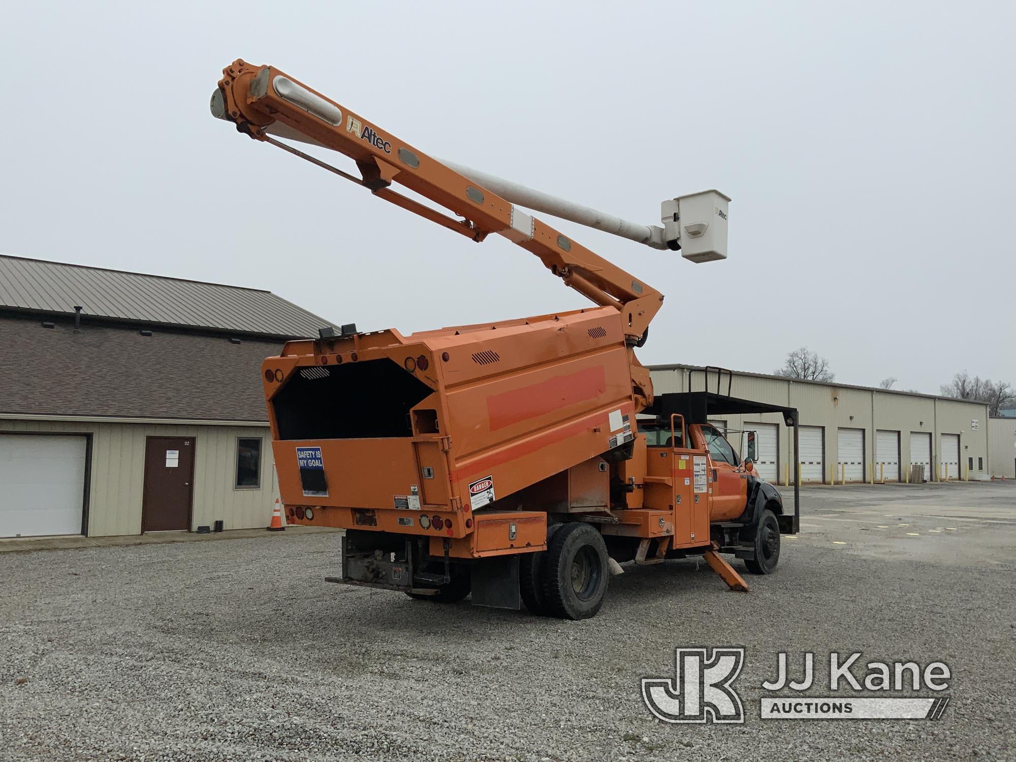 (Fort Wayne, IN) Altec LR760E70, Over-Center Elevator Bucket Truck mounted behind cab on 2013 Ford F