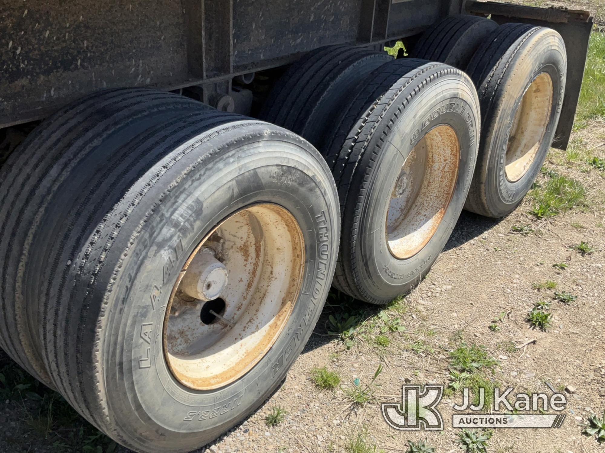 (Charlotte, MI) 2001 Ravens Tri-Axle Steel Dump Trailer