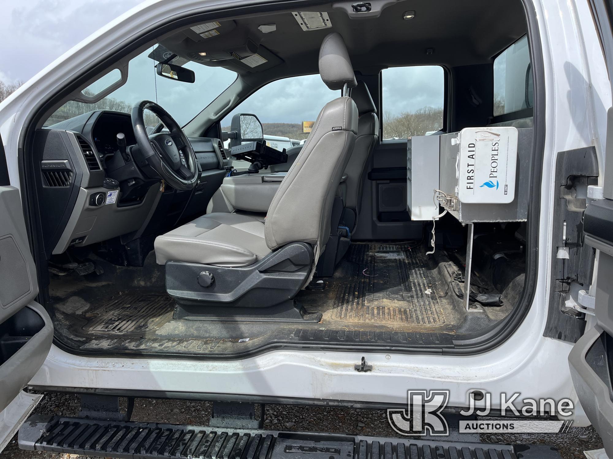 (Smock, PA) 2017 Ford F250 4x4 Extended-Cab Enclosed Service Truck Runs & Moves, Check Engine Light