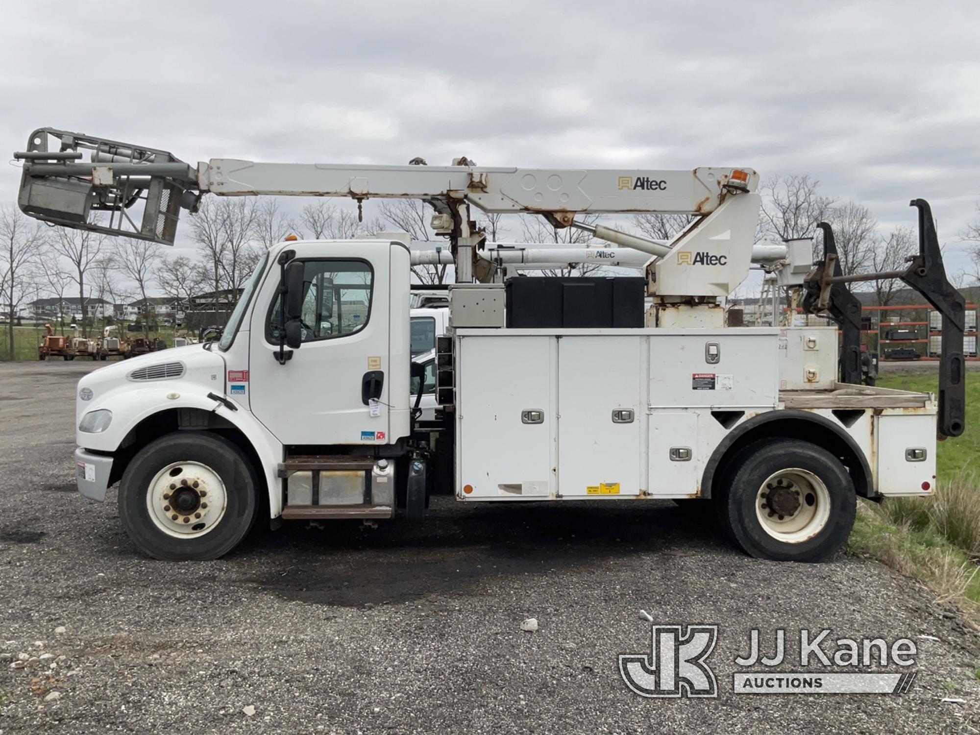 (Ashland, OH) Altec T40P, Non-Insulated Cable Placing Bucket Truck center mounted on 2016 Freightlin