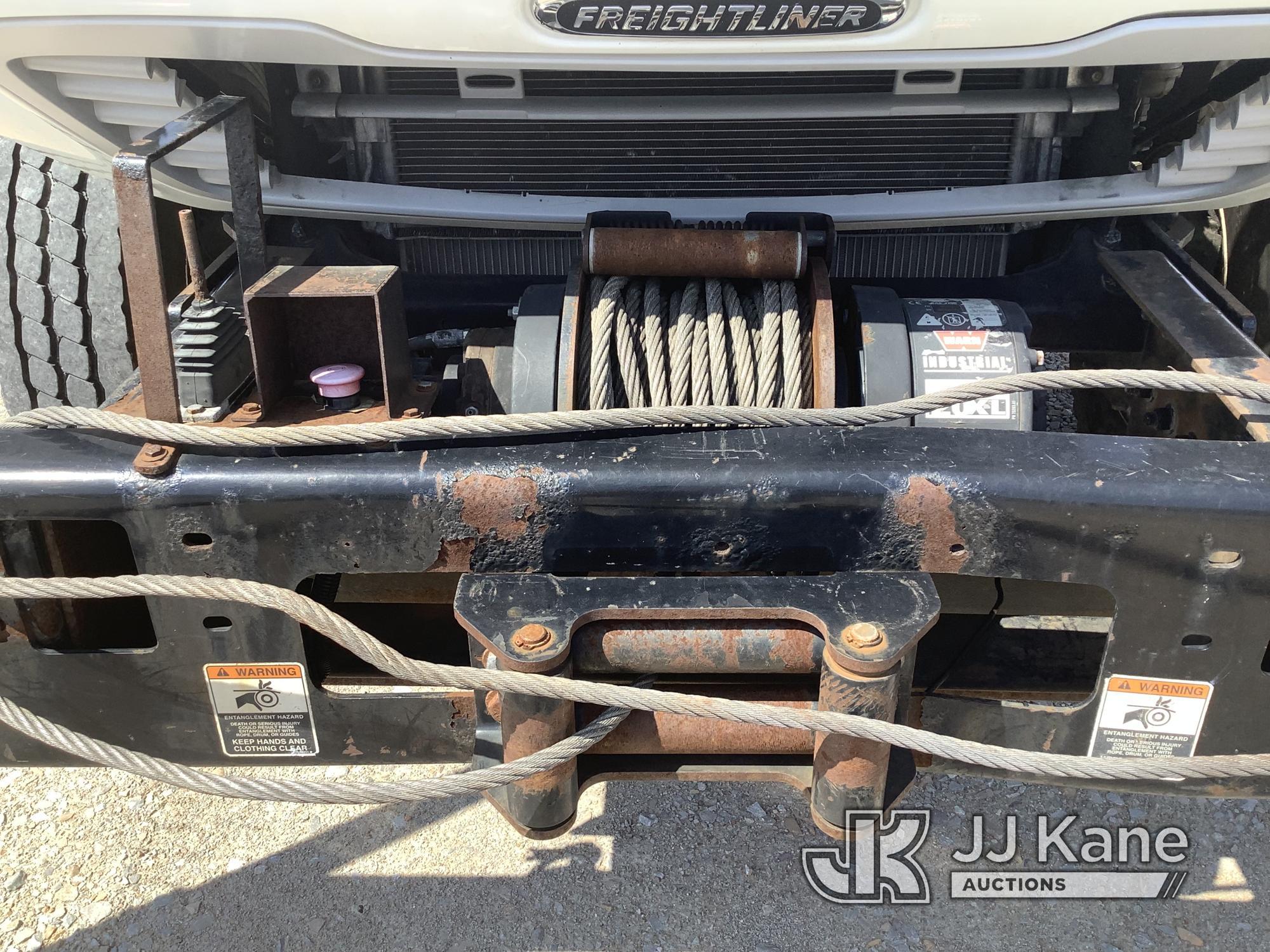 (Smock, PA) Altec LRV60-E70RM, Over-Center Elevator Bucket center mounted on 2012 Freightliner M2 10