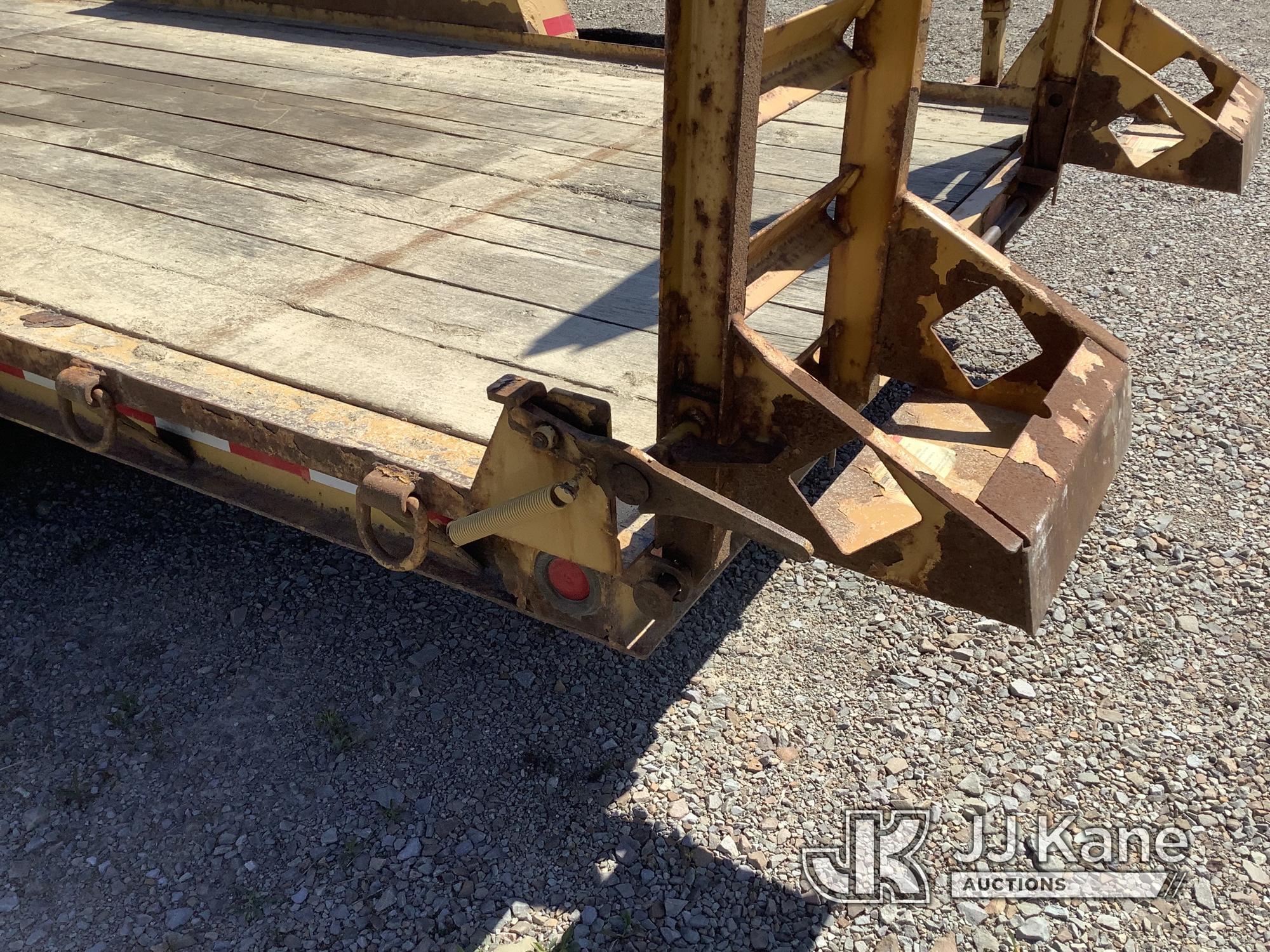 (Smock, PA) 2019 Monroe Towmaster T-12D T/A Tagalong Equipment Trailer Worn Deck, Rust Damage