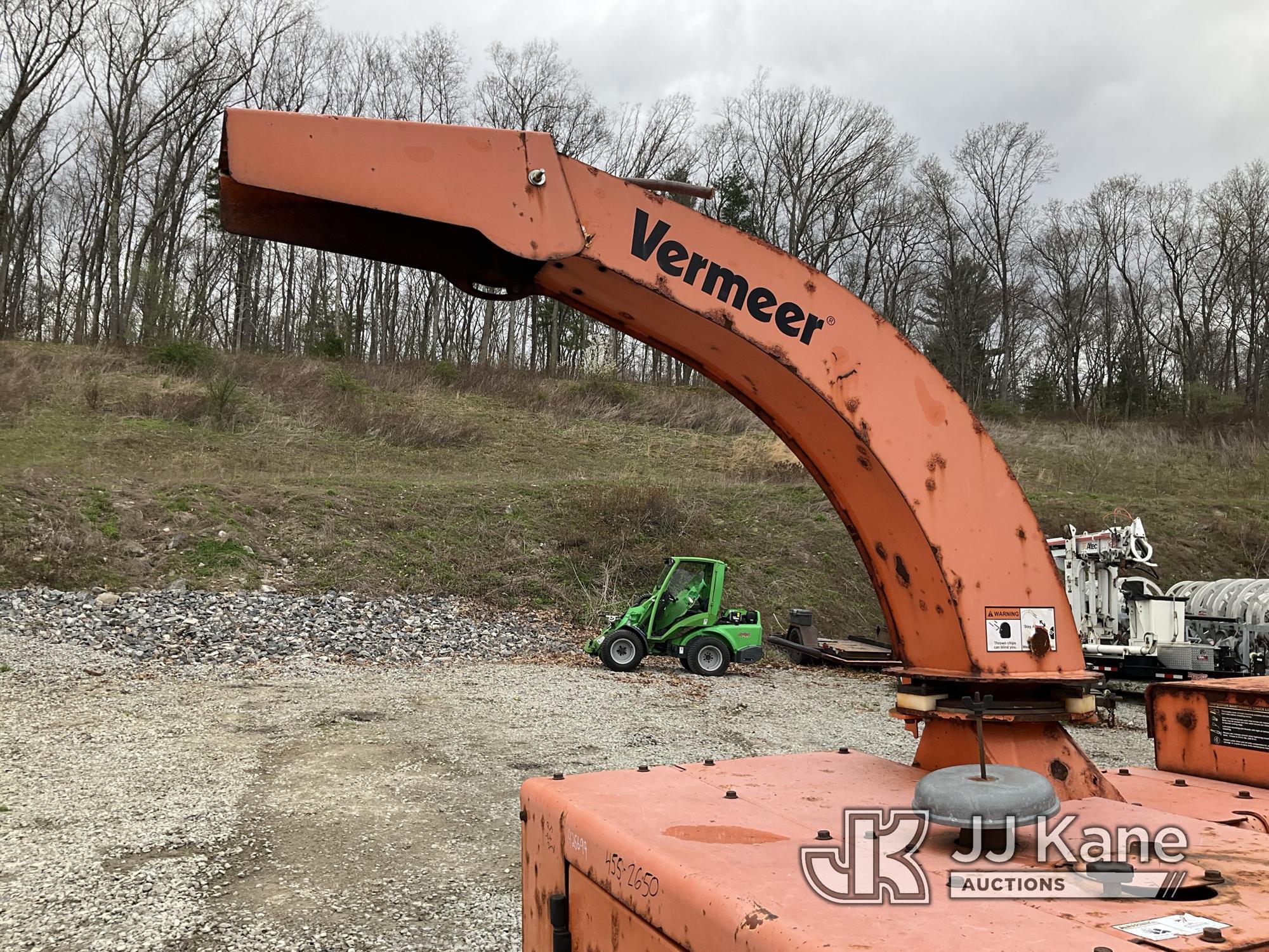 (Shrewsbury, MA) 2012 Vermeer BC1000XL Chipper (12in Drum) Runs) (Operating Condition Unknown, Rust