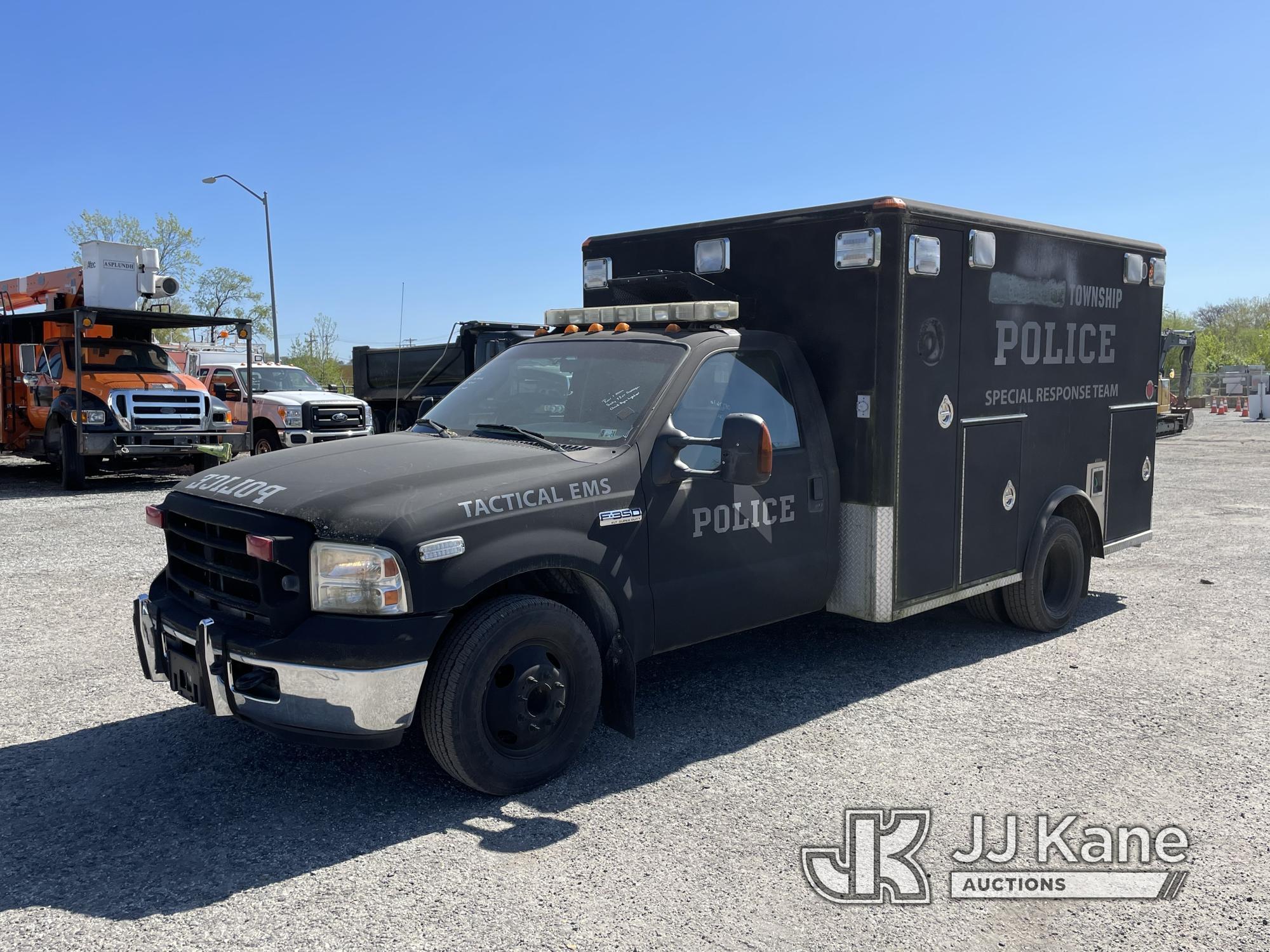 (Plymouth Meeting, PA) 2005 Ford F350 Emergency Response Truck Runs & Moves, Check Engine Light, Bod