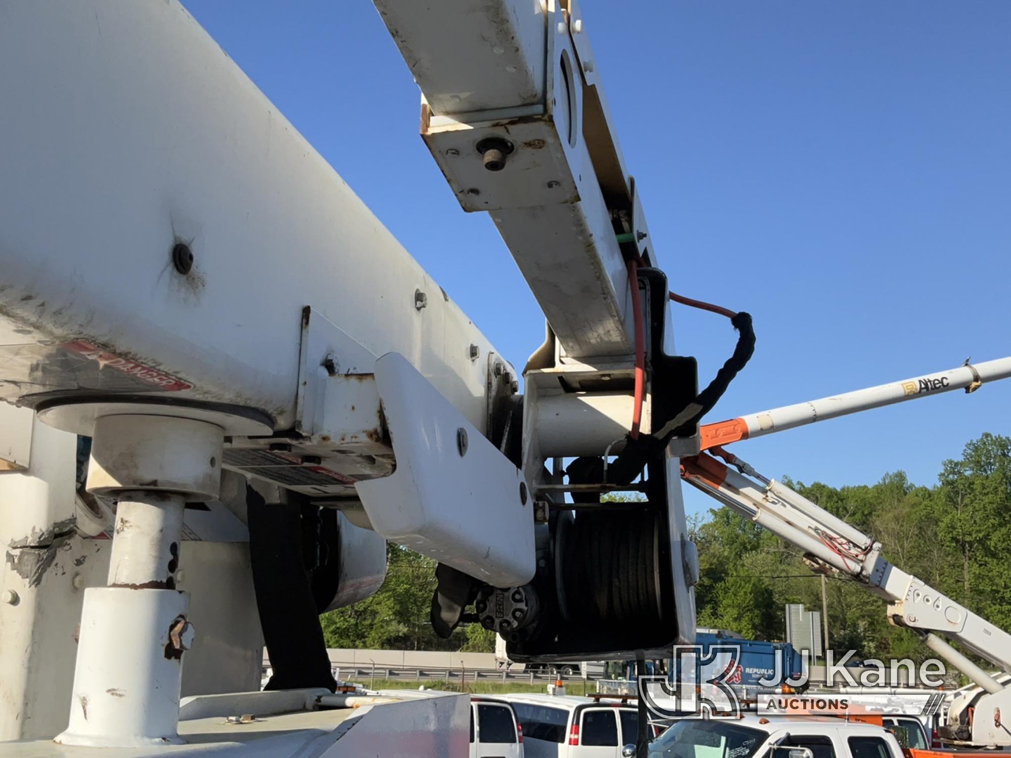 (Chester Springs, PA) Lift-All LOM-50-1S, Material Handling Bucket Truck rear mounted on 2009 Ford F