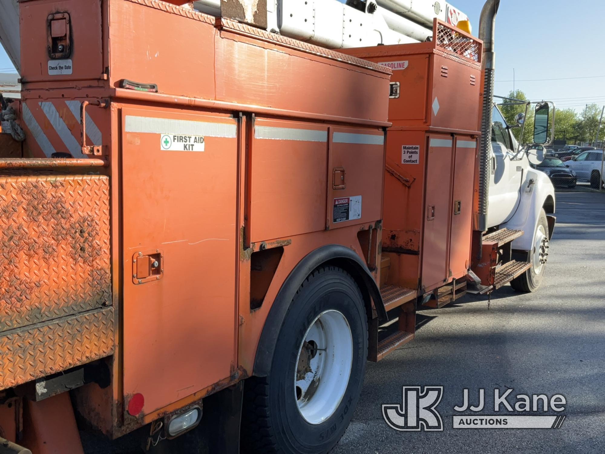 (Chester Springs, PA) Lift-All LOM-50-1S, Material Handling Bucket Truck rear mounted on 2009 Ford F