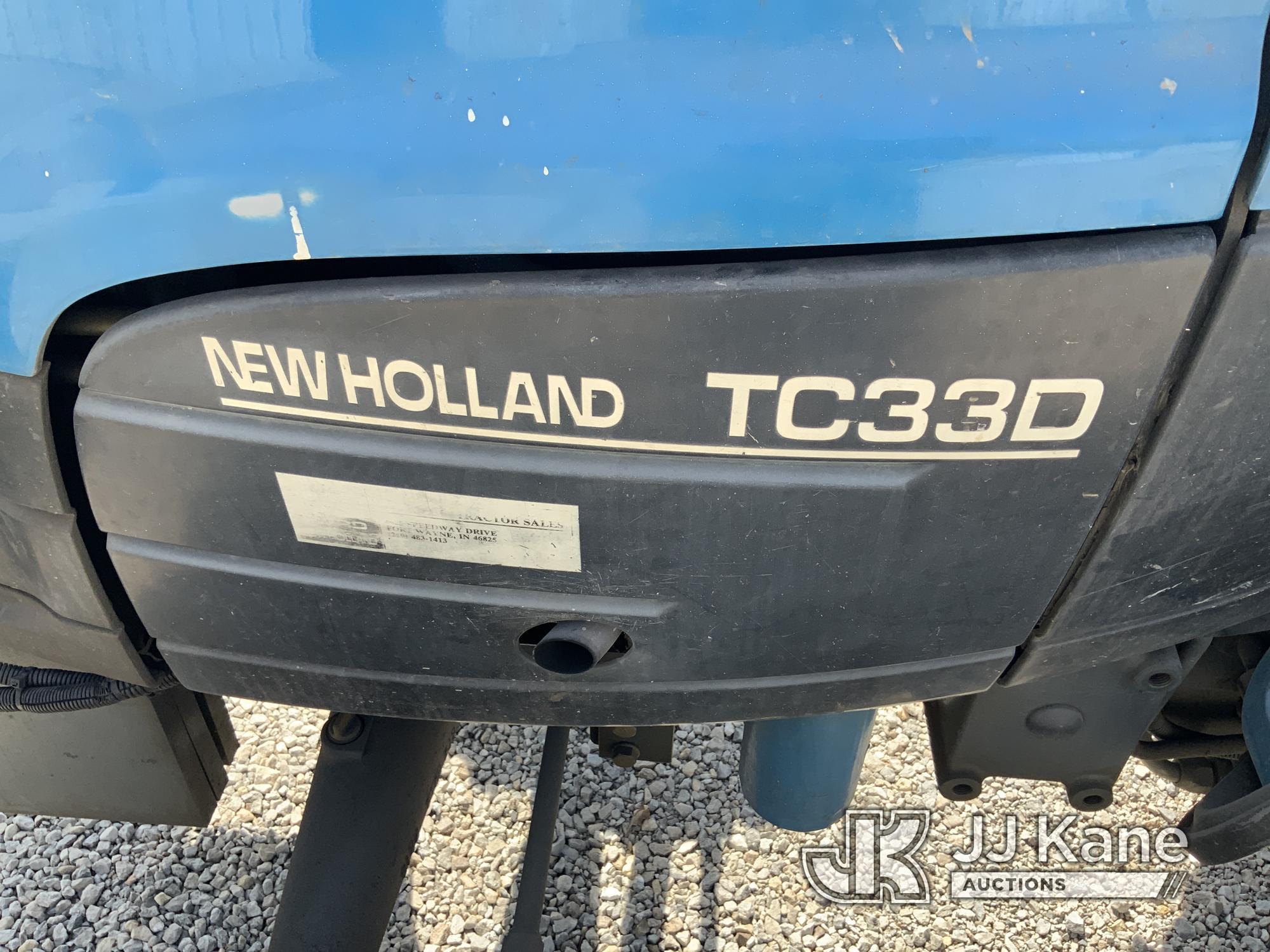 (Fort Wayne, IN) New Holland TC33D Utility Tractor Runs & Moves) (Bad Battery