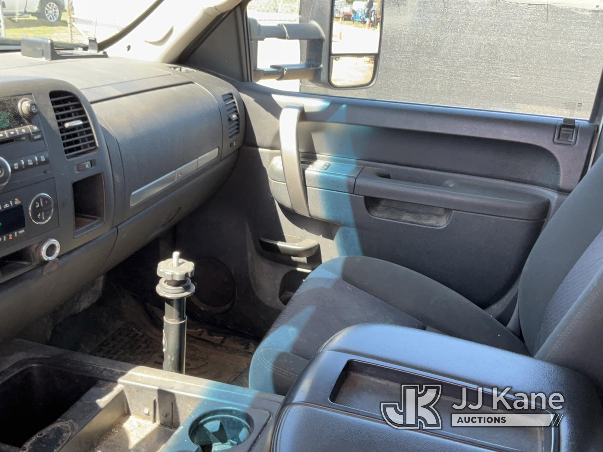 (Charlotte, MI) 2011 Chevrolet Silverado 3500HD 4x4 Service Truck Runs, Moves, Rust, Body Damage