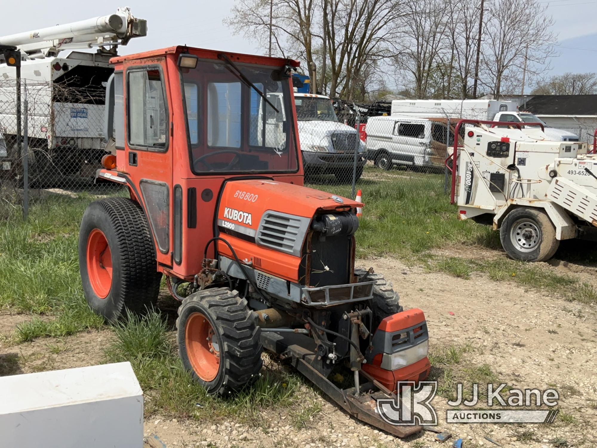 (Charlotte, MI) Kubota L2900 Rubber Tired Tractor Not Running, Condition Unknown, No Crank with Jump