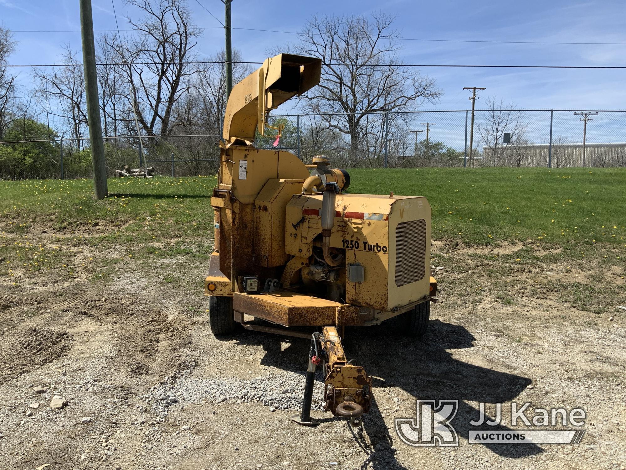 (Fort Wayne, IN) 1995 Vermeer 1250 Chipper (12in Disc), trailer mtd. NO TITLE) (Not Running, Conditi