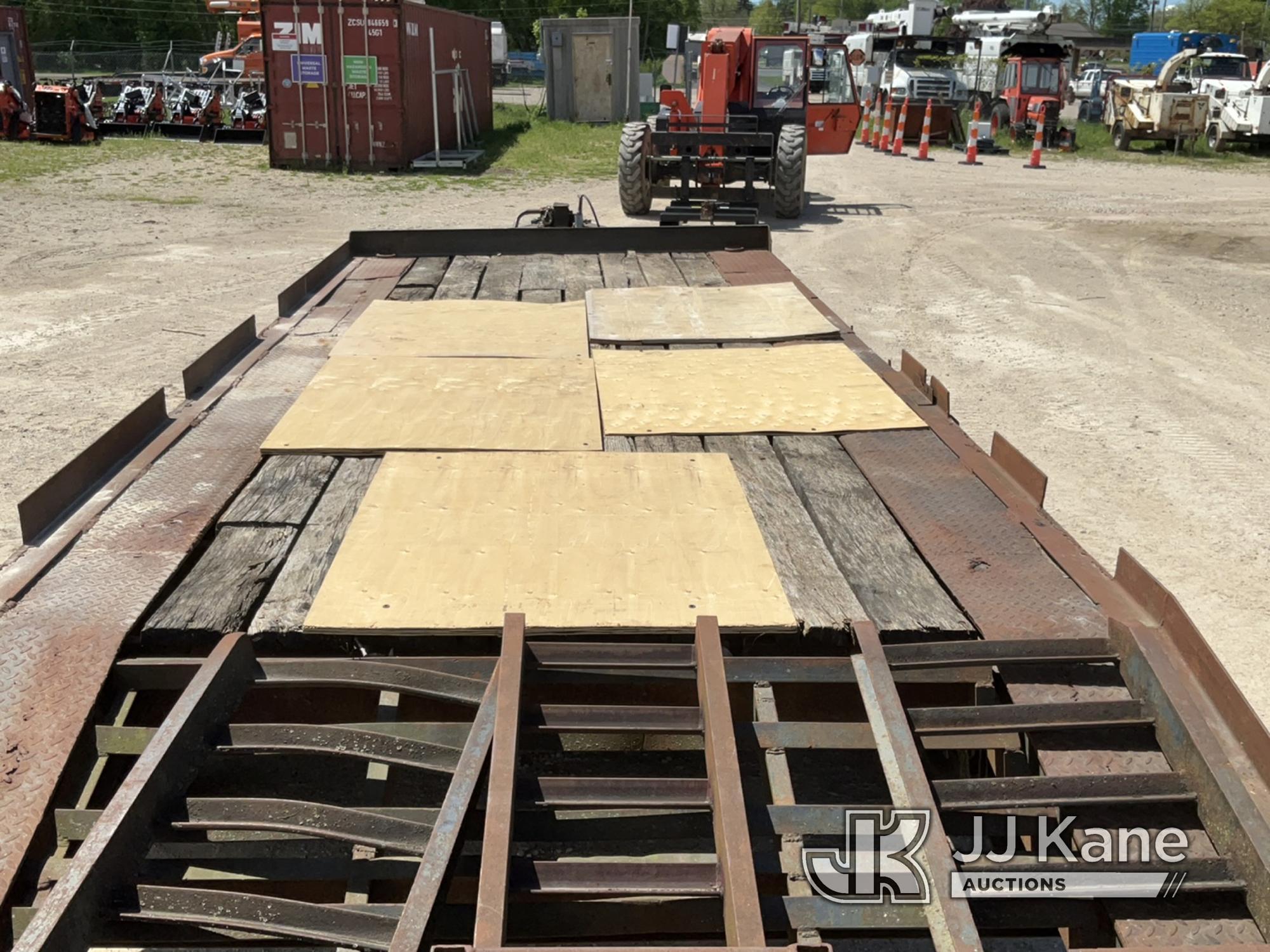 (Charlotte, MI) 1995 Scott Tri-Axle Tagalong Equipment Trailer Rotted Deck Boards