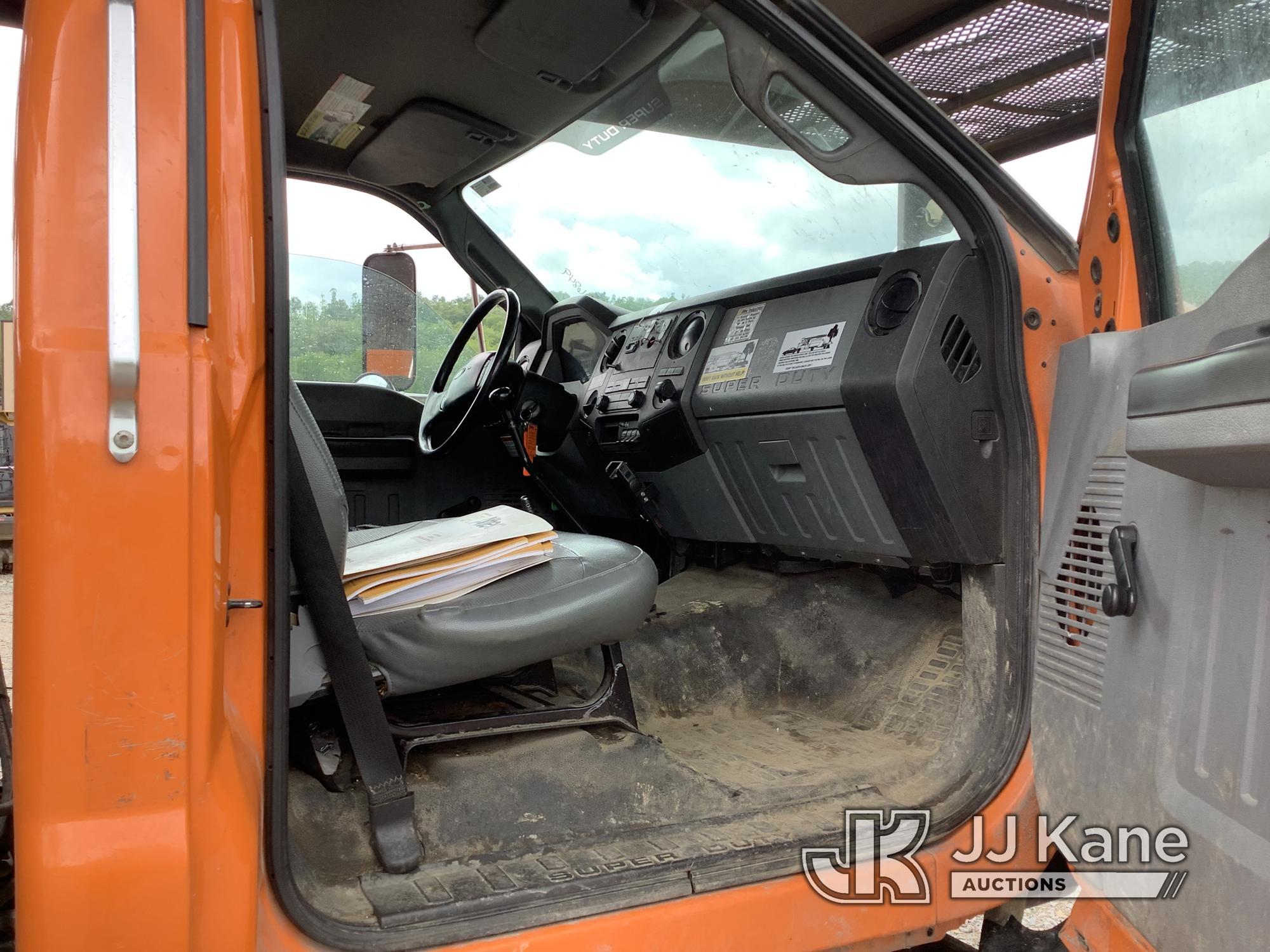 (Smock, PA) Altec LR760E70, Over-Center Elevator Bucket mounted behind cab on 2013 Ford F750 Chipper