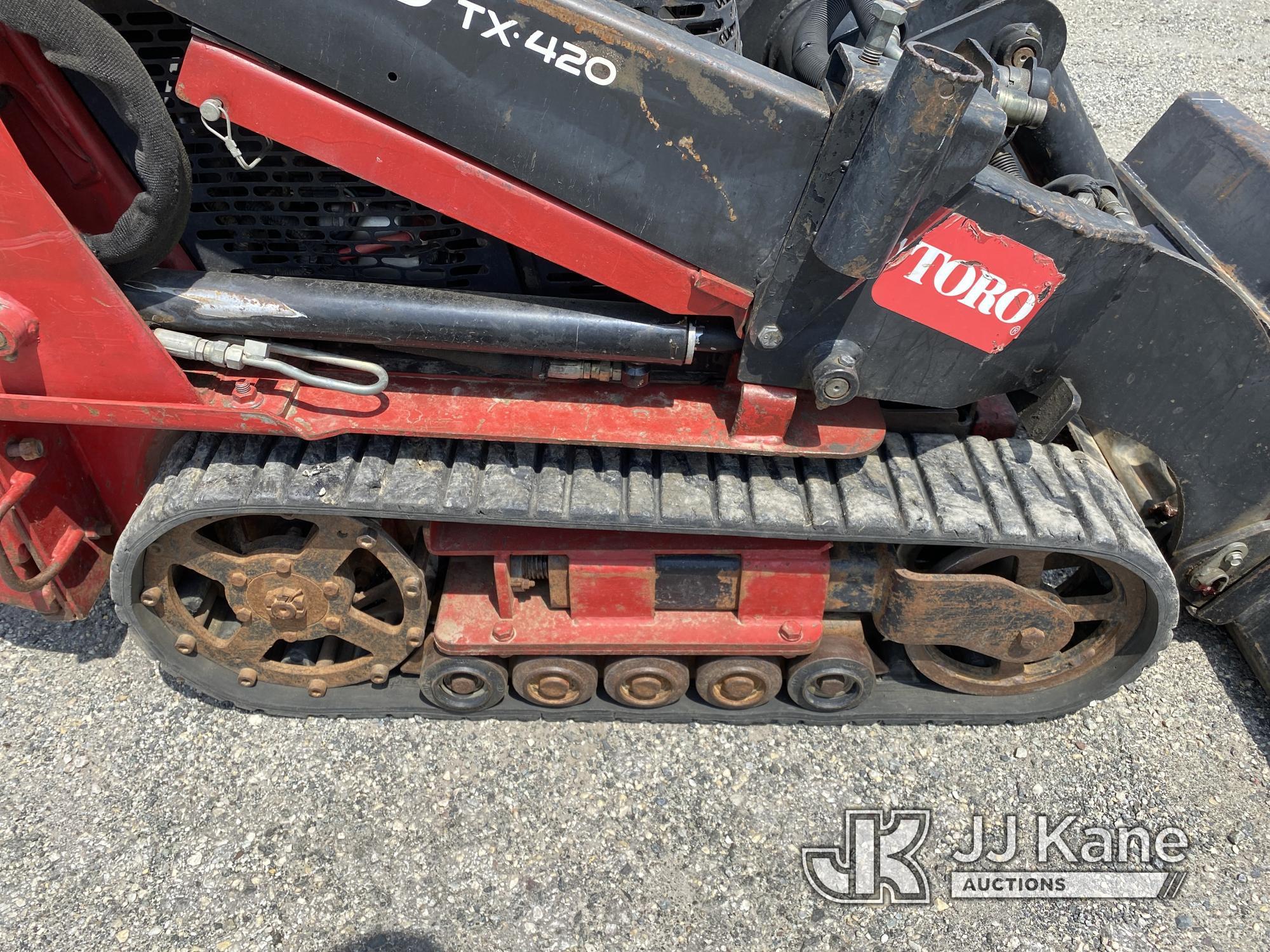 (Plymouth Meeting, PA) 2002 Toro Dingo TX-420 Walk Behind Crawler Skid Steer Loader W/ Support Trail