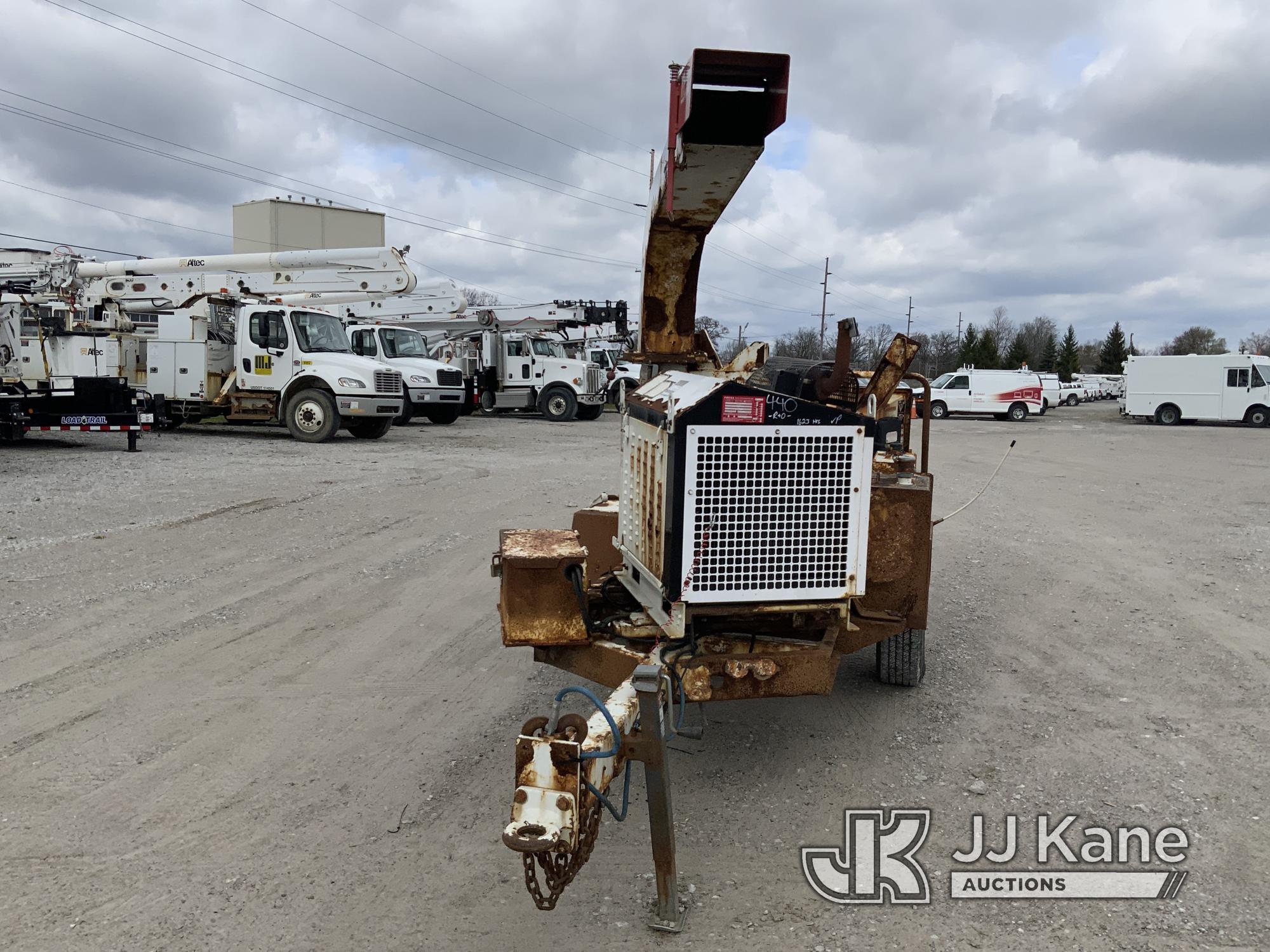 (Fort Wayne, IN) 2015 Morbark M12D Chipper (12in Drum), trailer mtd. NO TITLE) (Runs & Operates) (Ru