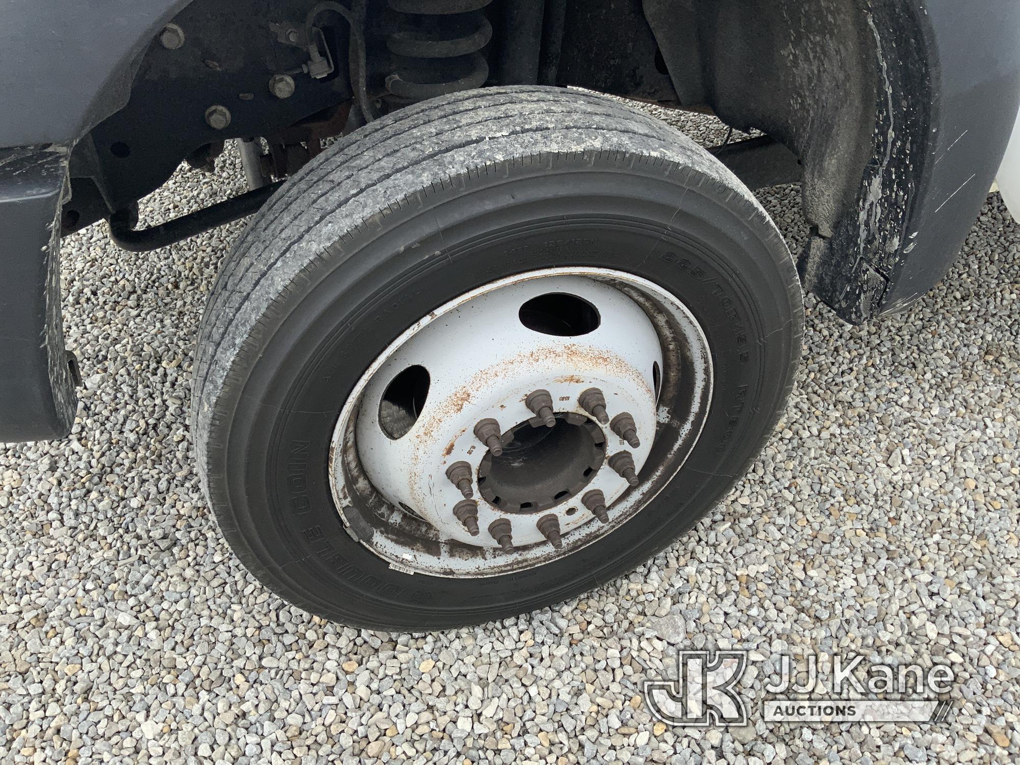 (Fort Wayne, IN) Altec AT200A, Non-Insulated Bucket Truck mounted behind cab on 2016 Ford F450 Servi