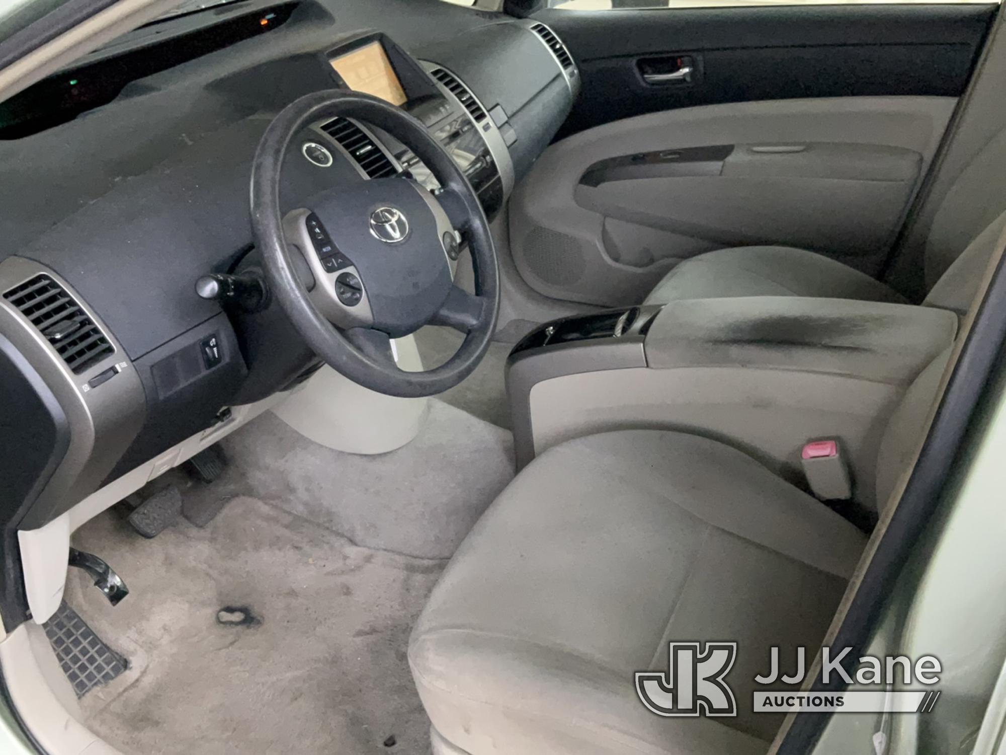 (Jurupa Valley, CA) 2007 Toyota Prius Hybrid 4-Door Liftback Runs & Moves, Paint Damage