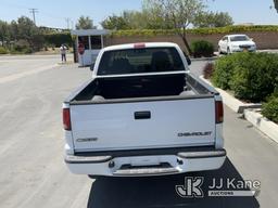 (Jurupa Valley, CA) 2001 Chevrolet S10 Extended Cab Pickup 2-DR Runs & Moves, Bad Gauge