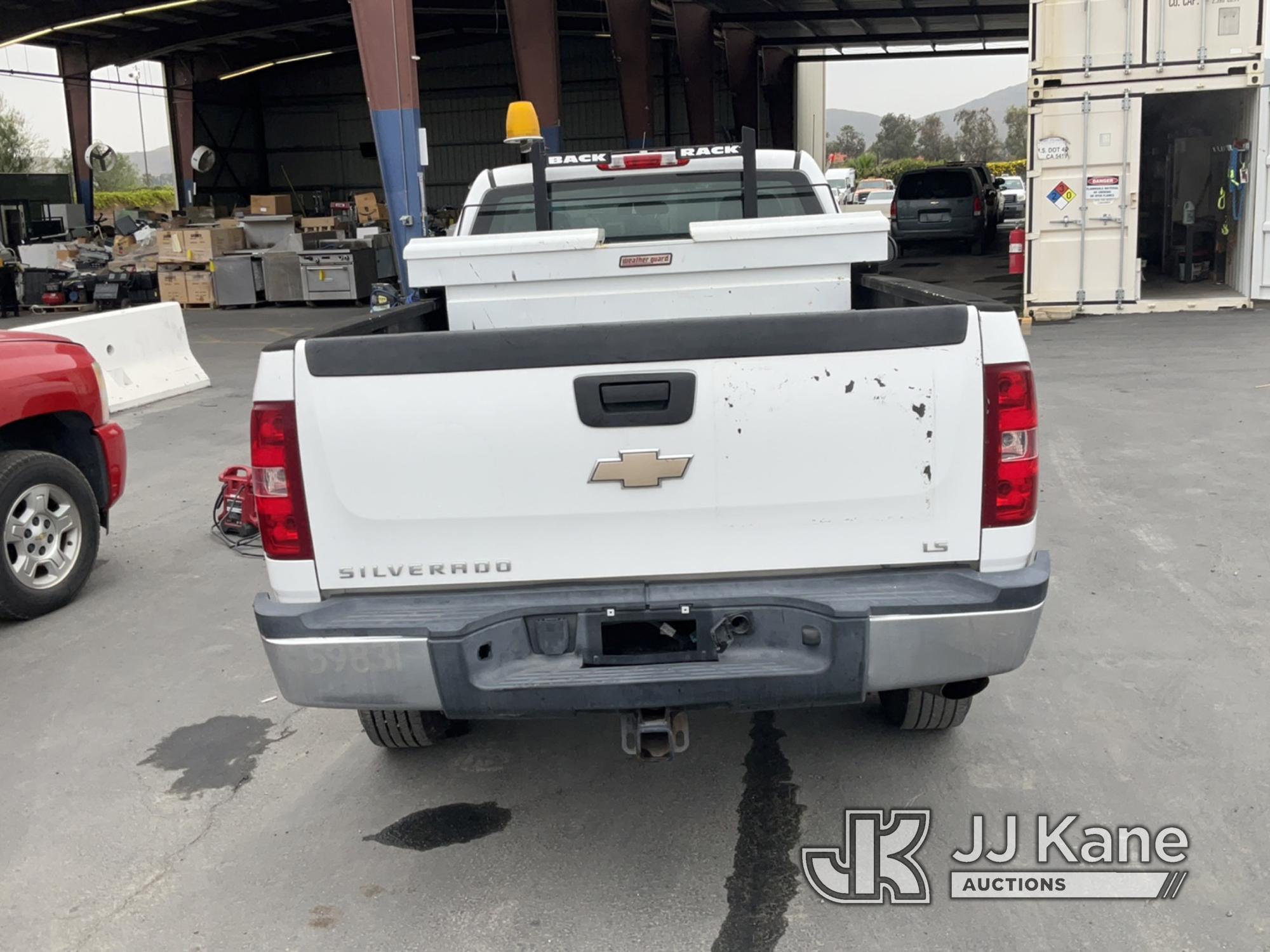 (Jurupa Valley, CA) 2008 Chevrolet Silverado 2500HD Pickup Truck Runs & Moves, Overheats