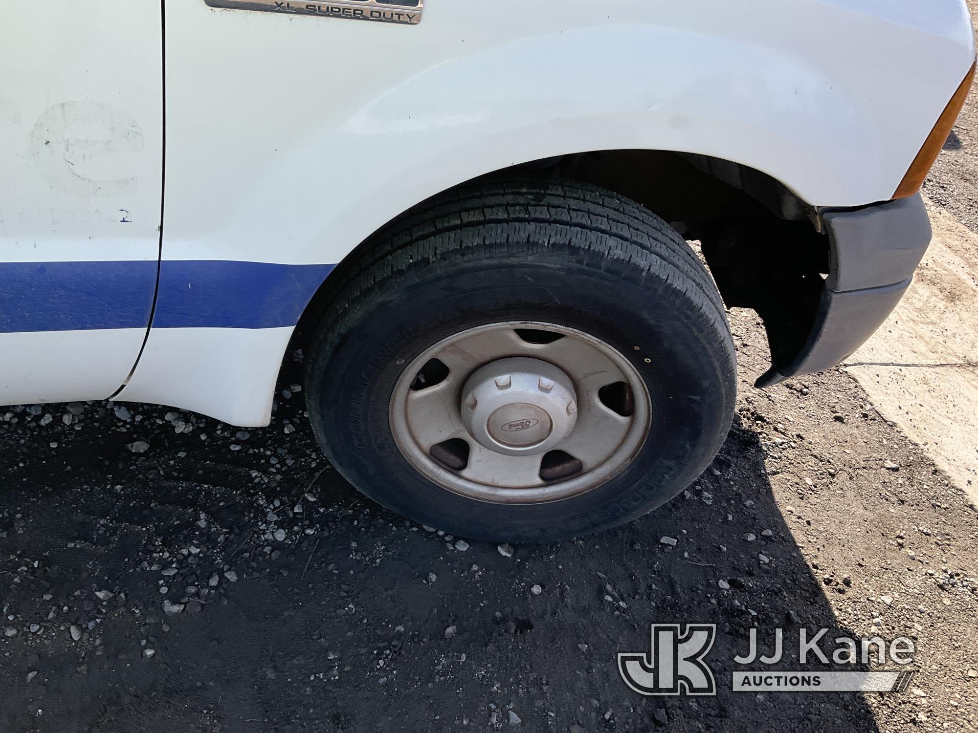 (Jurupa Valley, CA) 2005 Ford F250 Crew-Cab Pickup Truck Not Running , Paint Damage, Body Damage