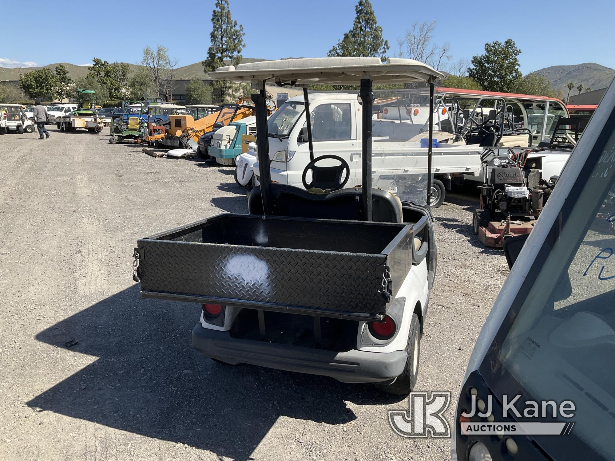 (Jurupa Valley, CA) 2011 Yamaha Golf Cart Not Running, True Hours Unknown, Has Torn Seat