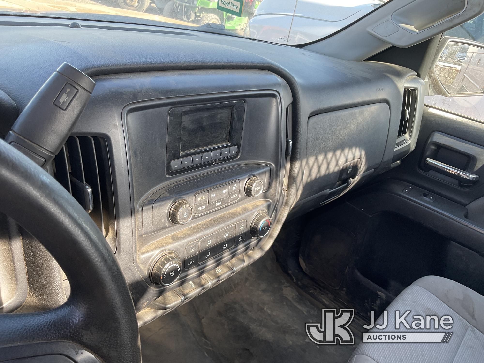 (Jurupa Valley, CA) 2015 Chevrolet Silverado 1500 Pickup Truck Runs & Moves