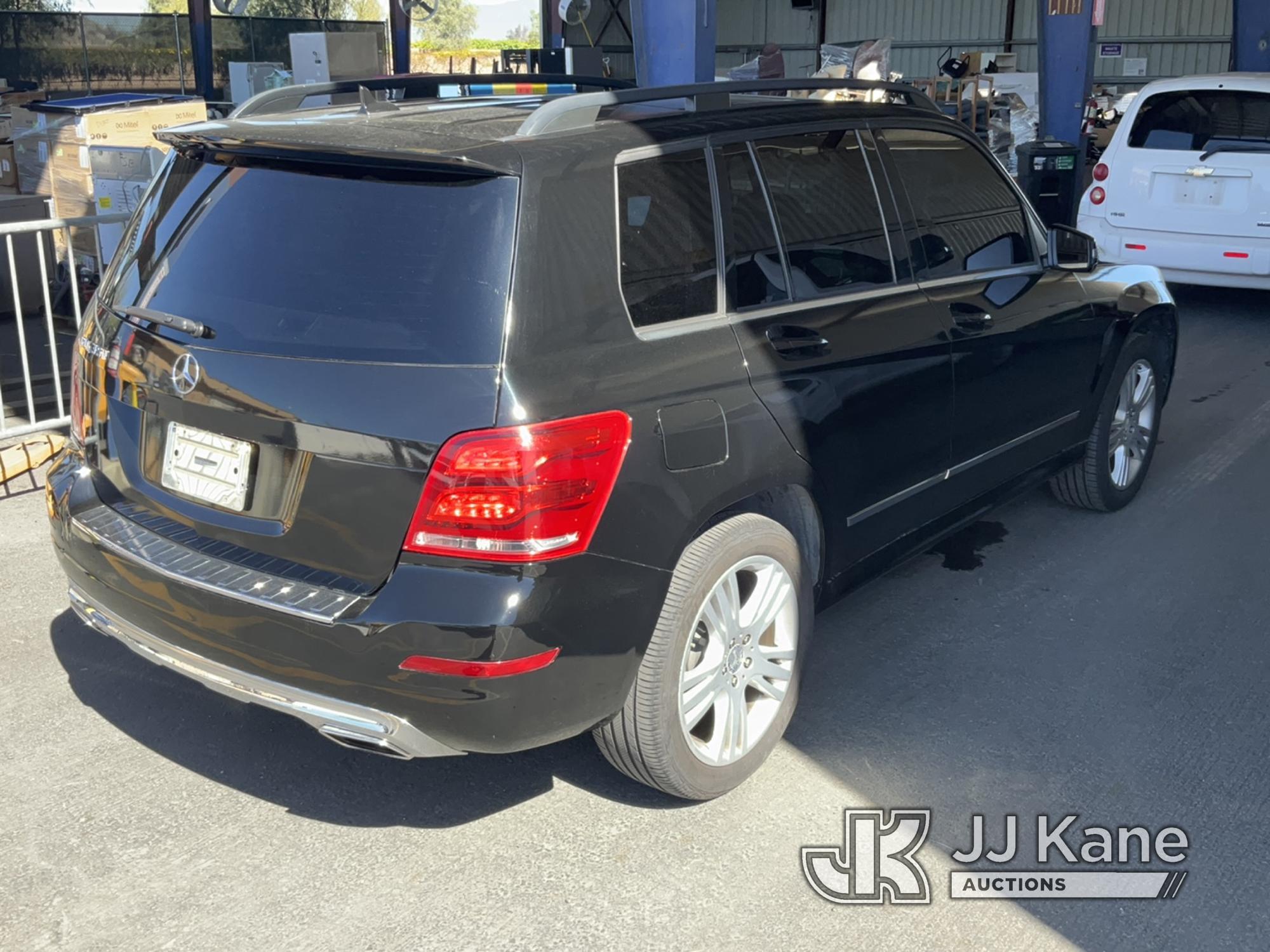 (Jurupa Valley, CA) 2014 Mercedes-Benz GLK 350 4-Door Sport Utility Vehicle Runs & Moves