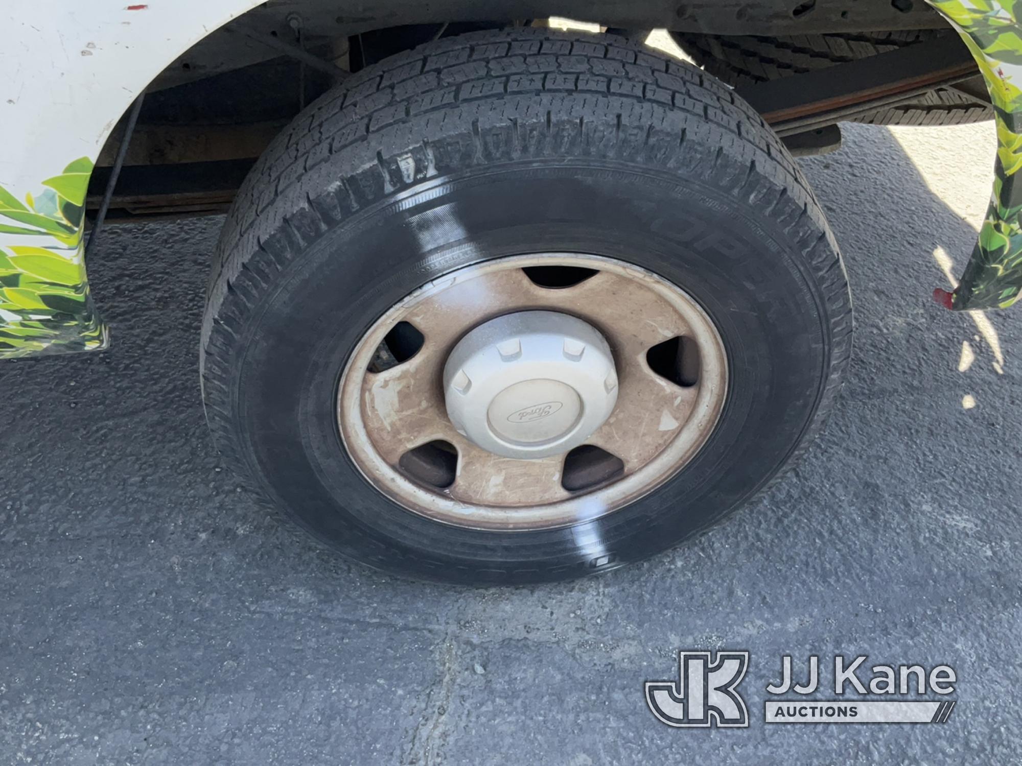 (Jurupa Valley, CA) 2005 Ford F250 Crew-Cab Pickup Truck Runs & Moves , Running Rough