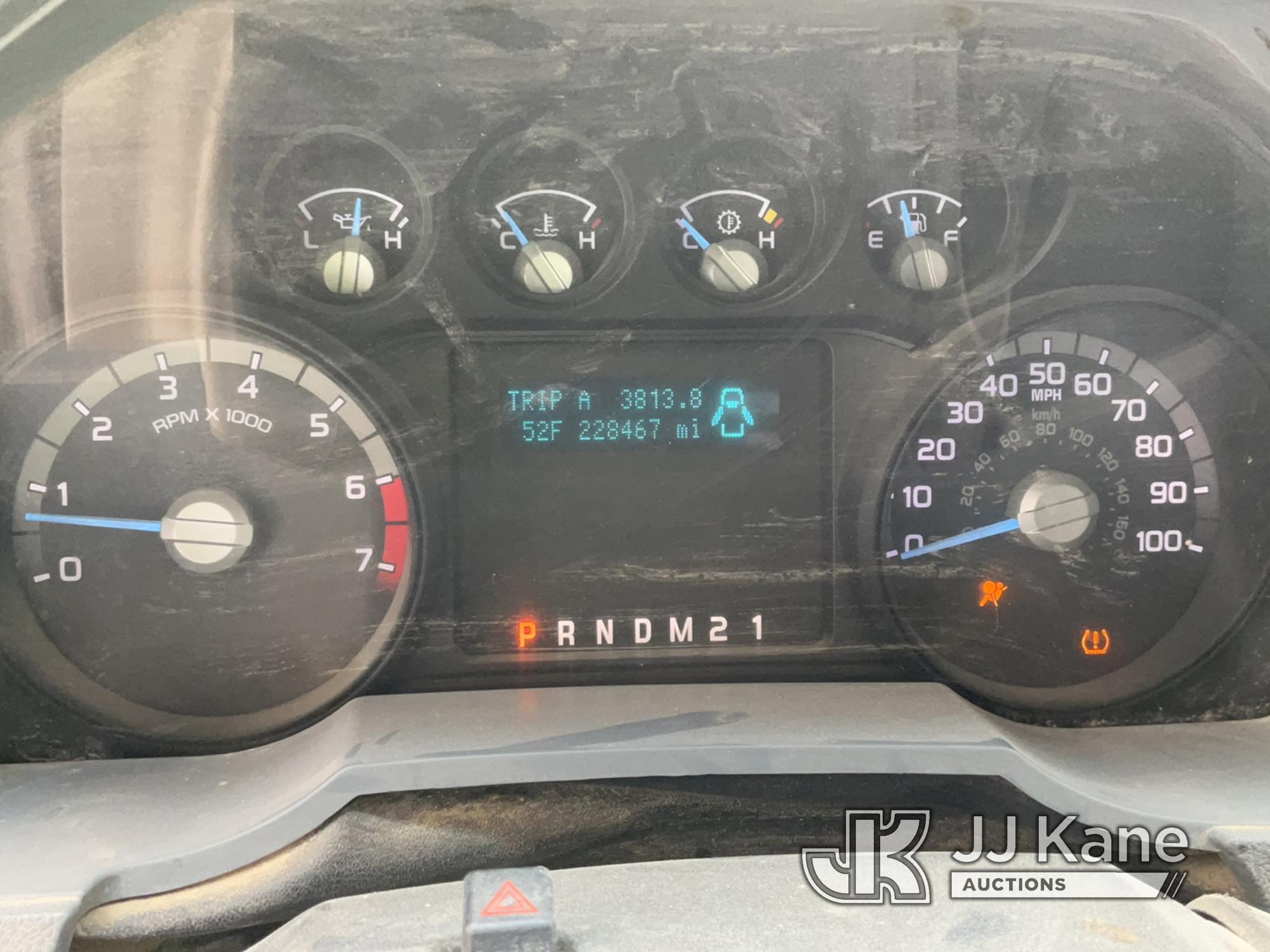 (Jurupa Valley, CA) 2013 Ford F250 4x4 Extended-Cab Service Truck Runs & Moves, Airbag Light On, Int