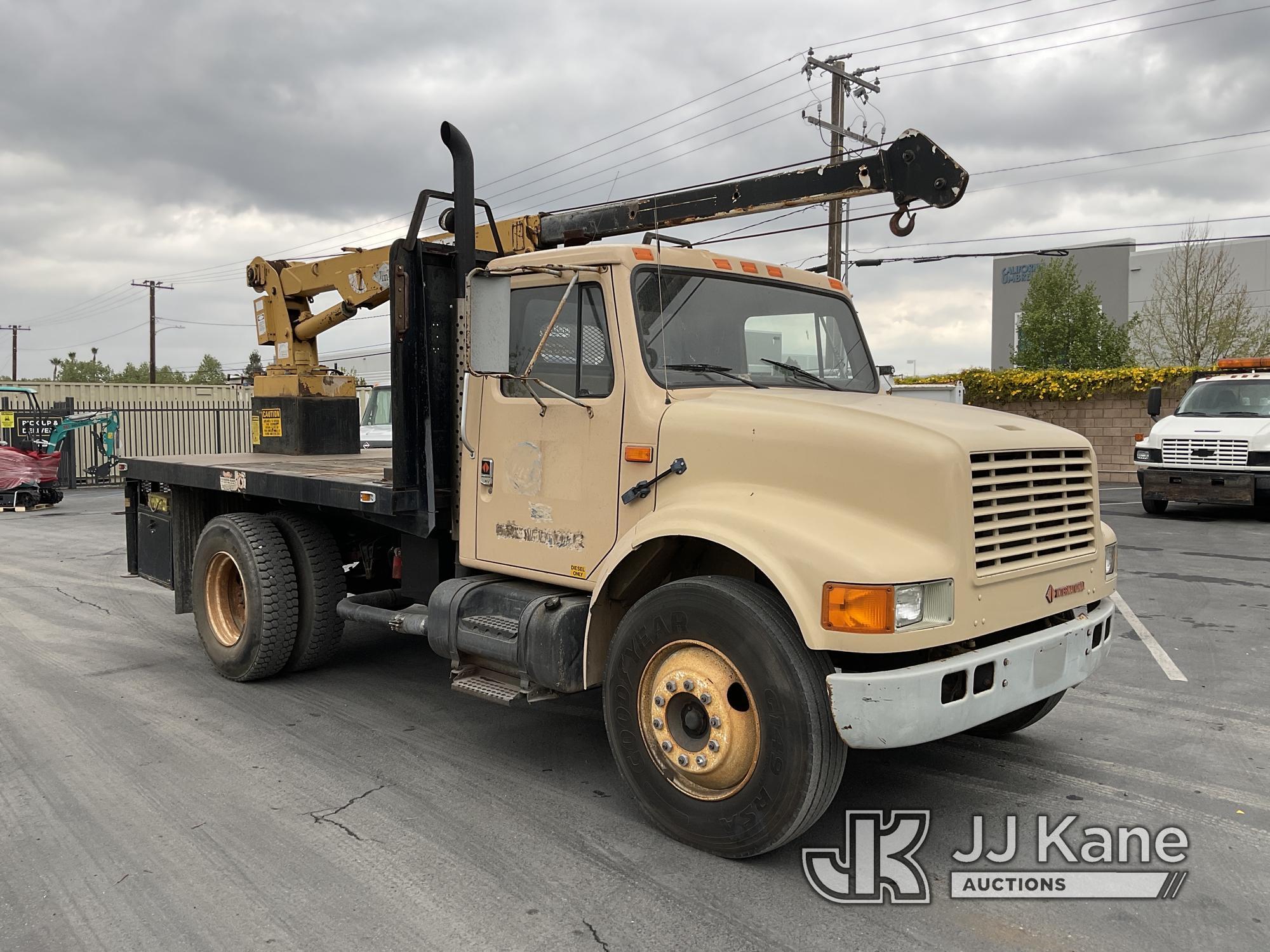 (Jurupa Valley, CA) 1991 International 4600 Flatbed Truck Runs & Moves