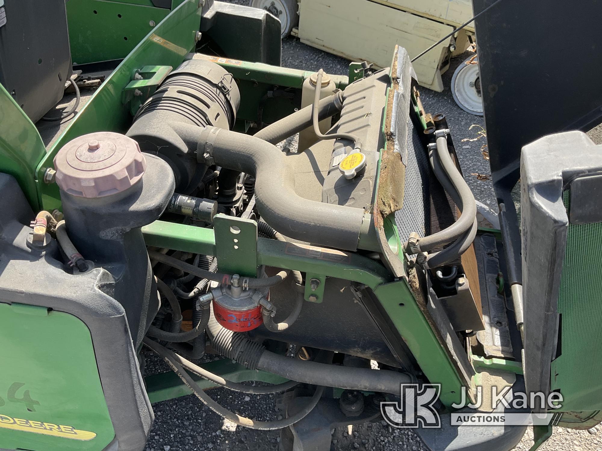 (Jurupa Valley, CA) 2007 John Deere 1445D Lawn Mower Runs & Operates, Bad Tires