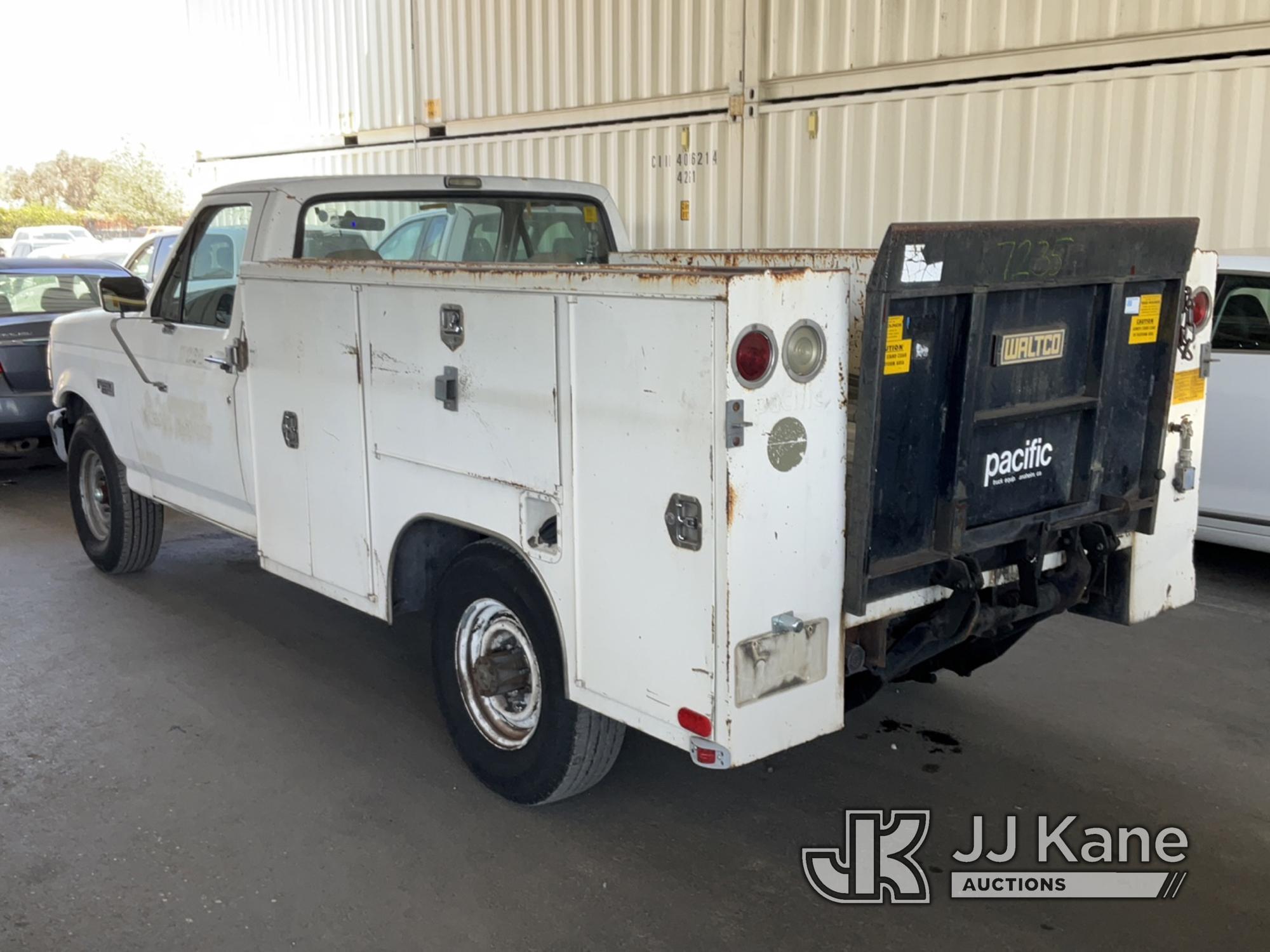 (Jurupa Valley, CA) 1992 Ford F-250 Service Truck Runs & Moves, Runs Rough, Paint Damage, Interior W