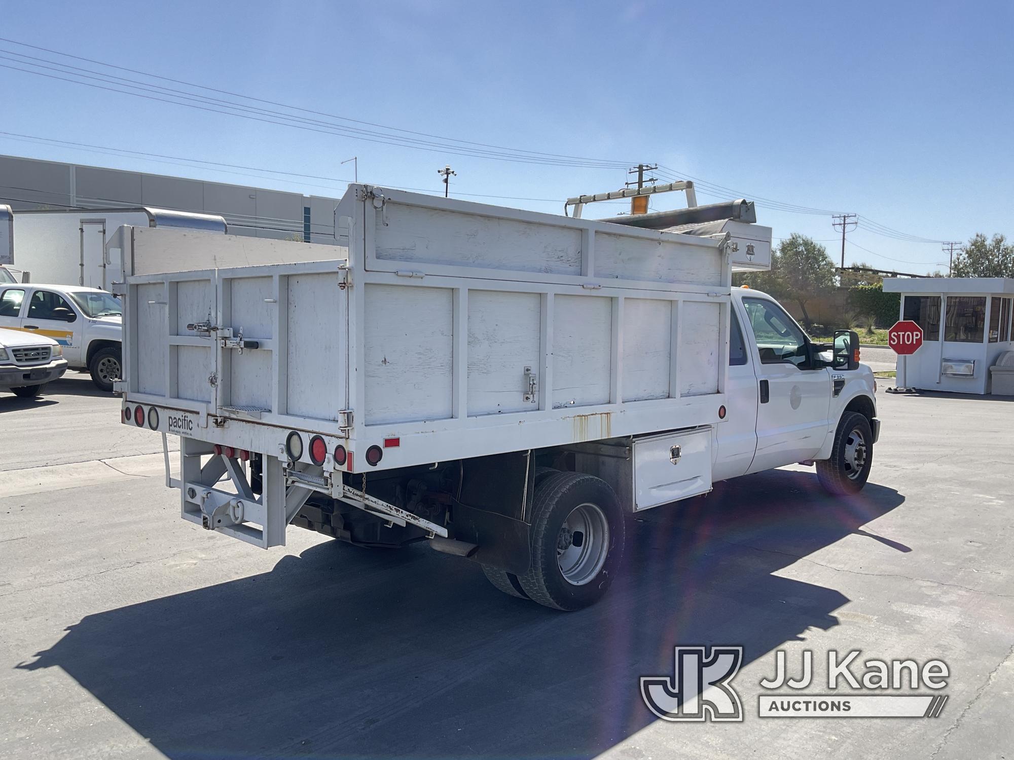 (Jurupa Valley, CA) 2008 Ford F350 SD Dump Truck Runs & Moves