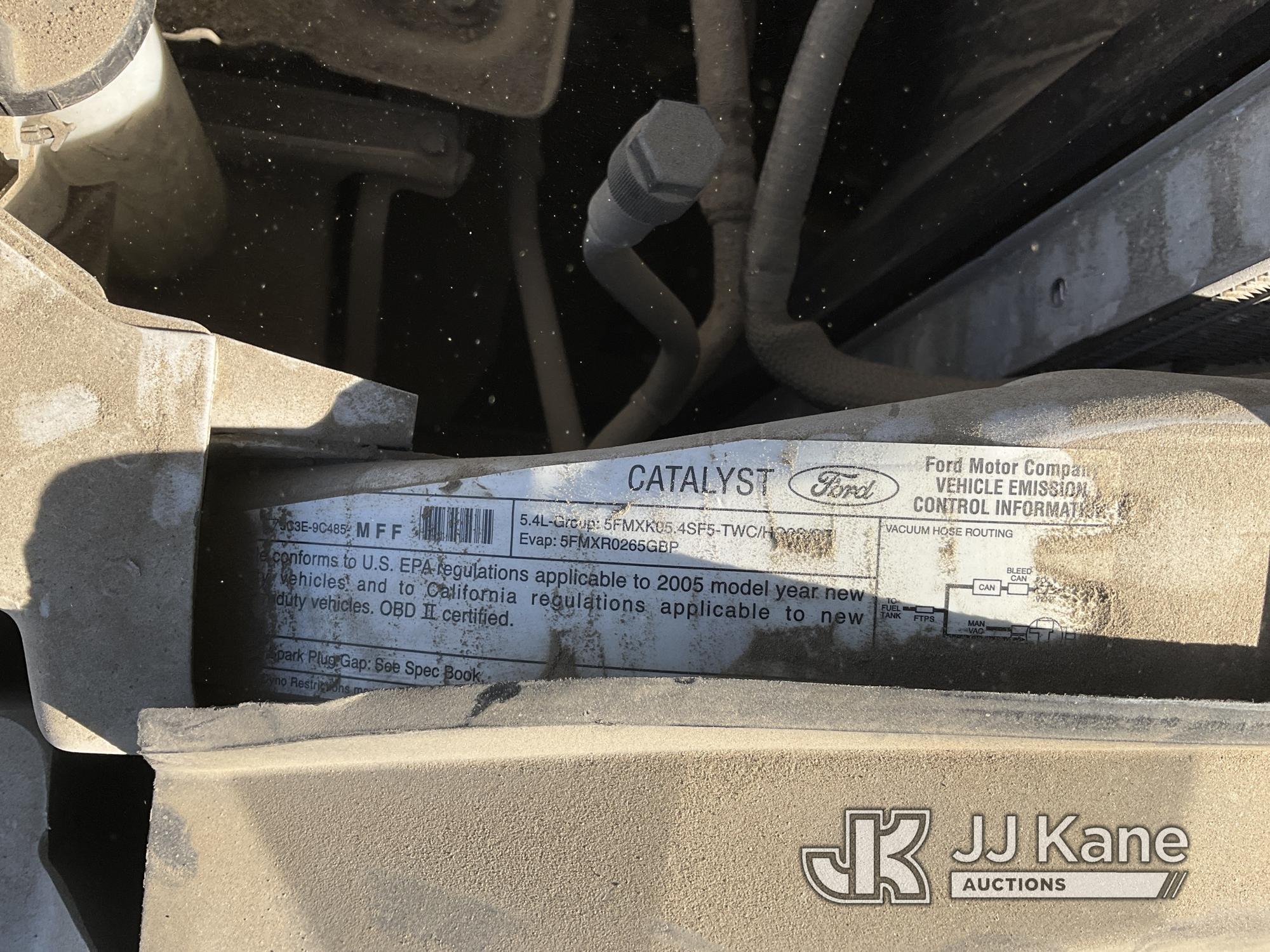 (Jurupa Valley, CA) 2005 Ford F250 Crew-Cab Pickup Truck Not Running , Paint Damage, Body Damage