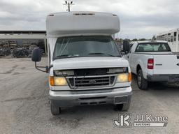 (Jurupa Valley, CA) 2006 Ford E350 Cutaway Runs & Moves, Paint Damage, Bad Charging System