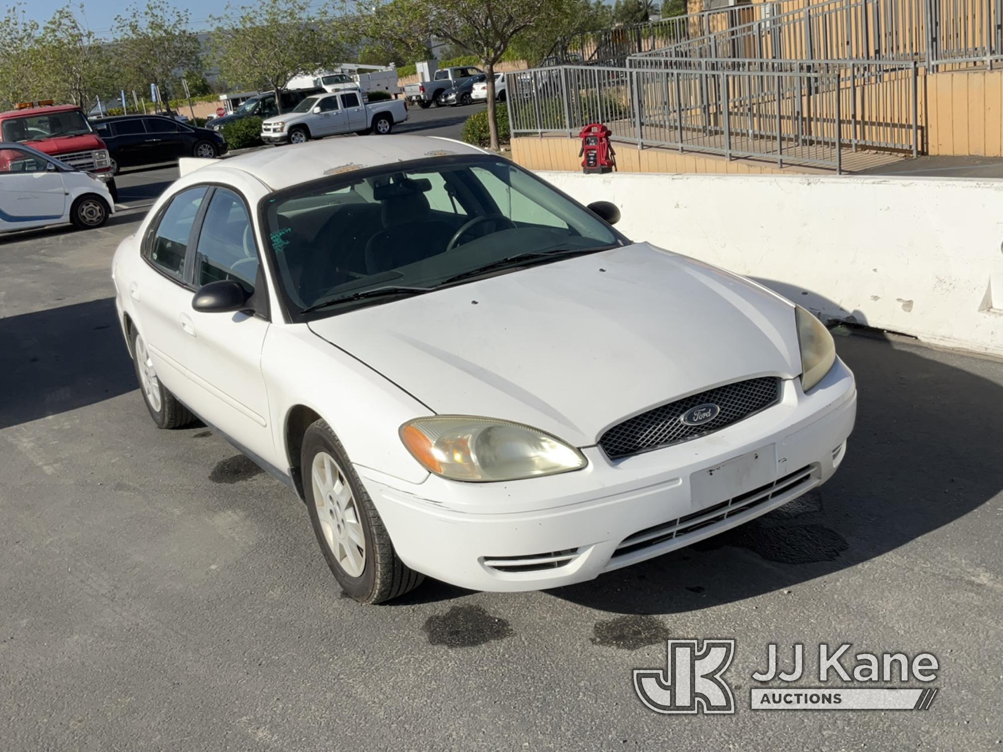 (Jurupa Valley, CA) 2006 Ford Taurus 4-Door Sedan Runs & Moves, Paint Damage, Body Rust