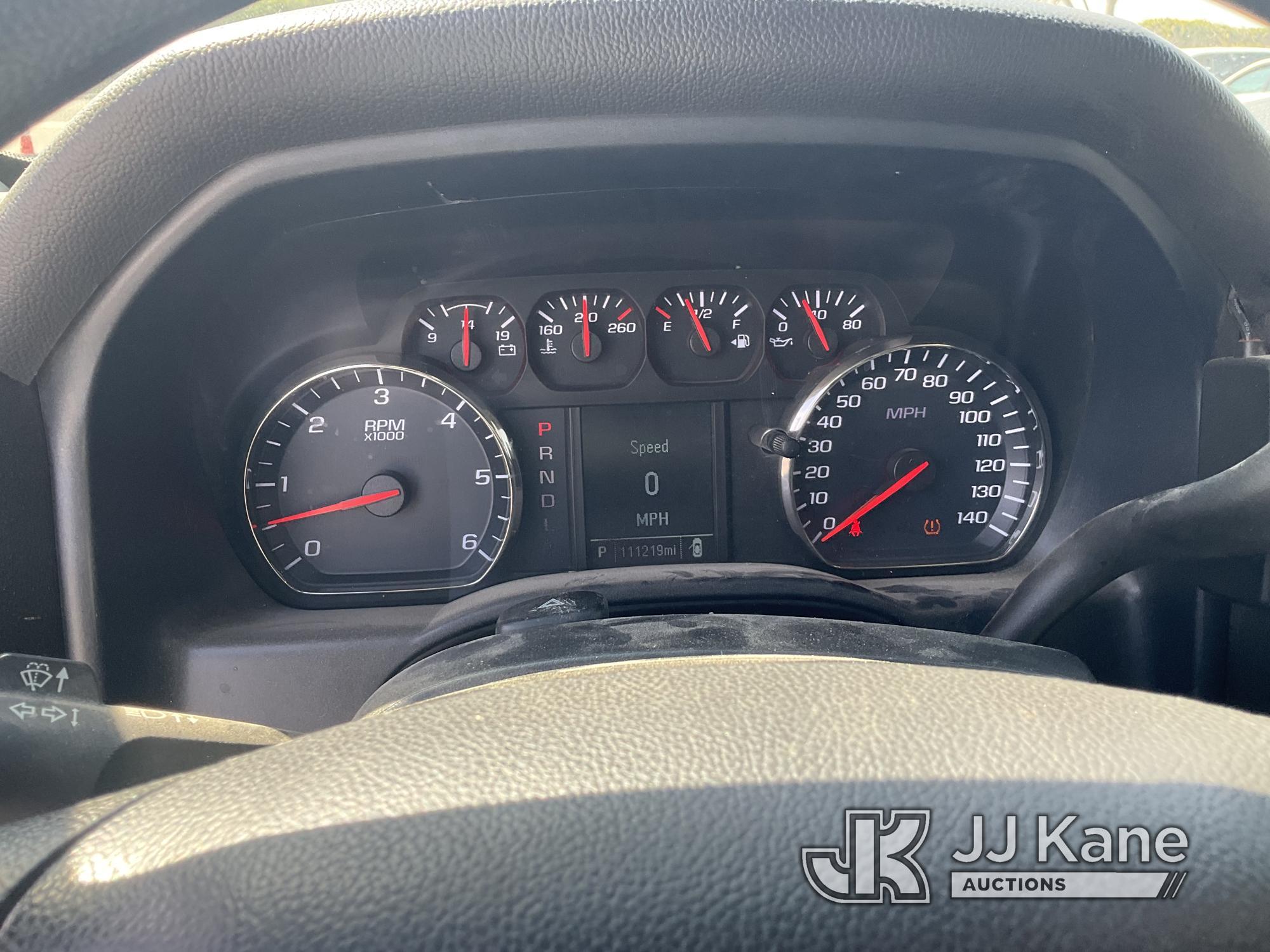 (Jurupa Valley, CA) 2019 Chevrolet Silverado 2500HD 4x4 Crew-Cab Pickup Truck Runs & Moves