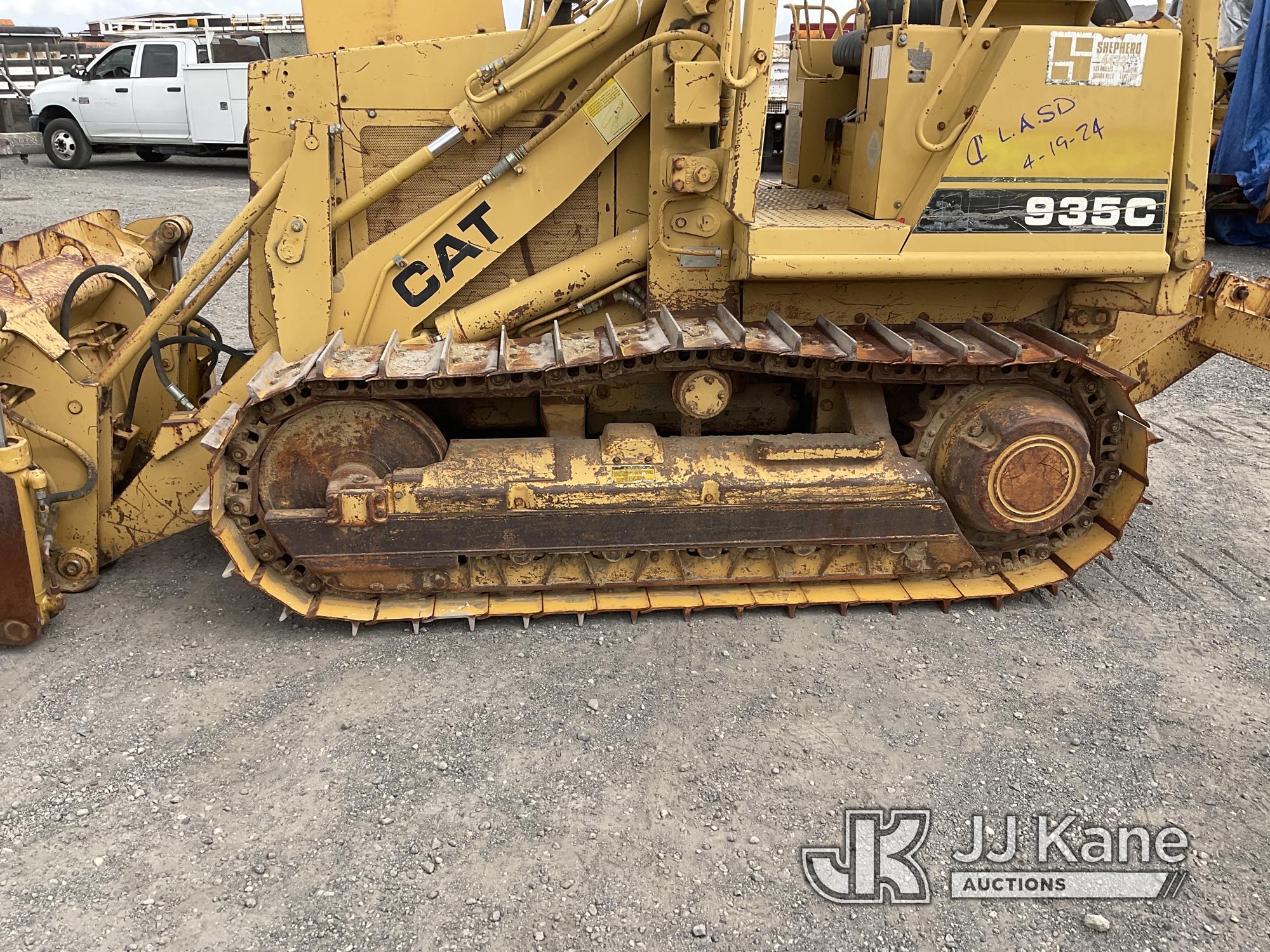 (Jurupa Valley, CA) 1989 Caterpillar Loader 935C Tractor Tracked Skid Steer Loader Runs, Moves & Ope