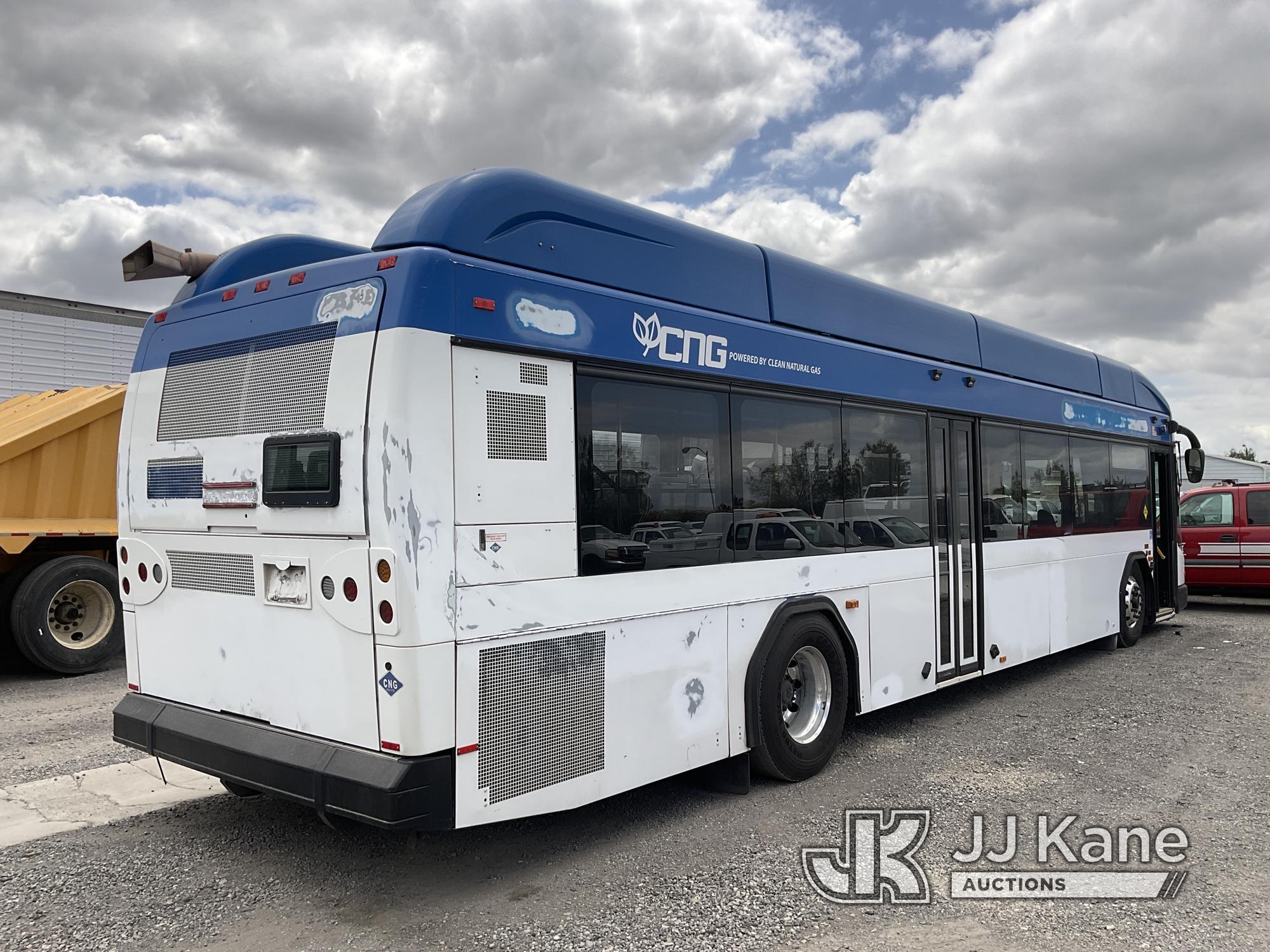 (Jurupa Valley, CA) 2013 Gillig Low Floor Bus Runs & Moves, CNG Tank Expires In AUG 2038