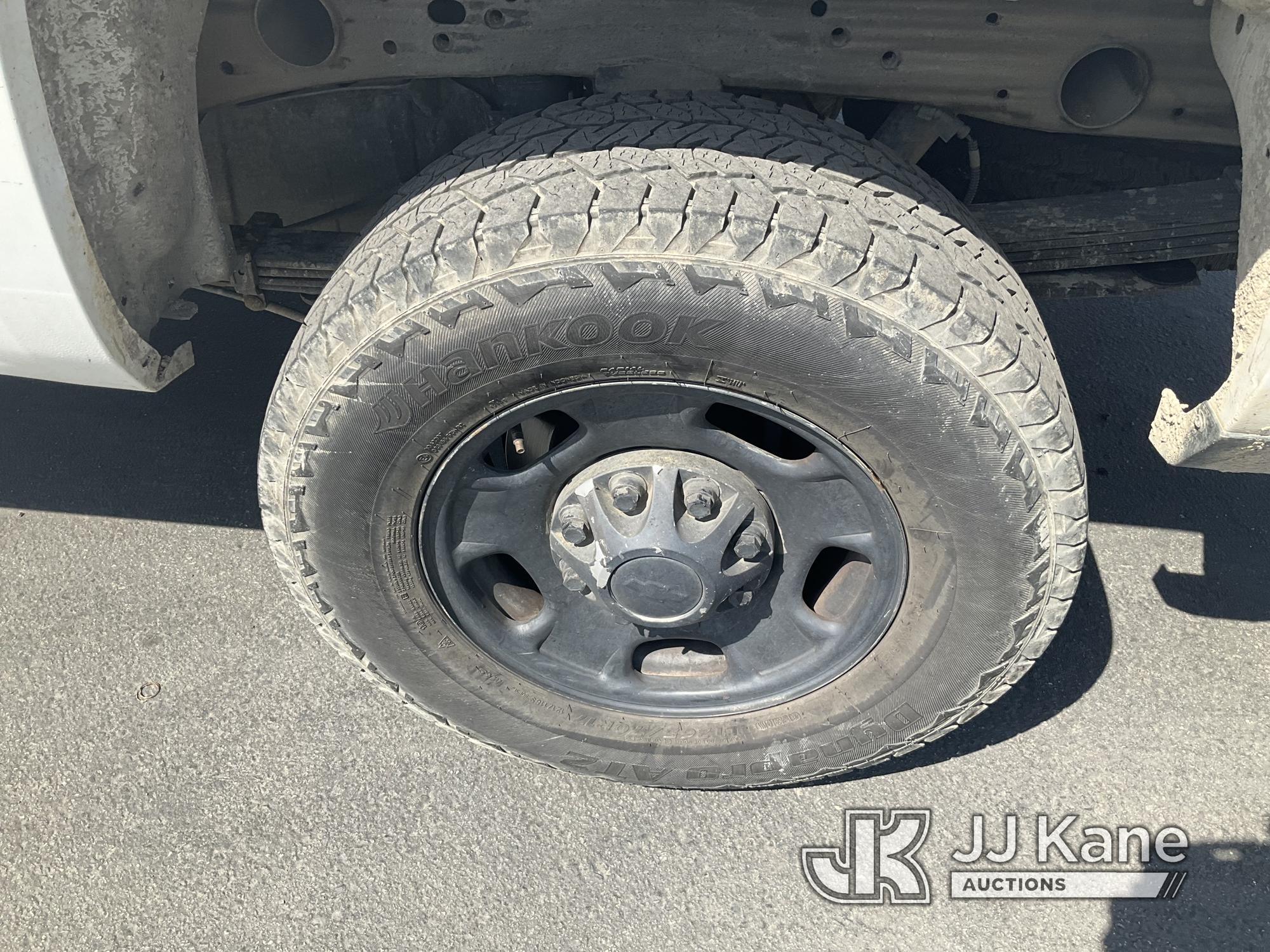 (Jurupa Valley, CA) 2019 Chevrolet Silverado 2500HD 4x4 Crew-Cab Pickup Truck Runs & Moves