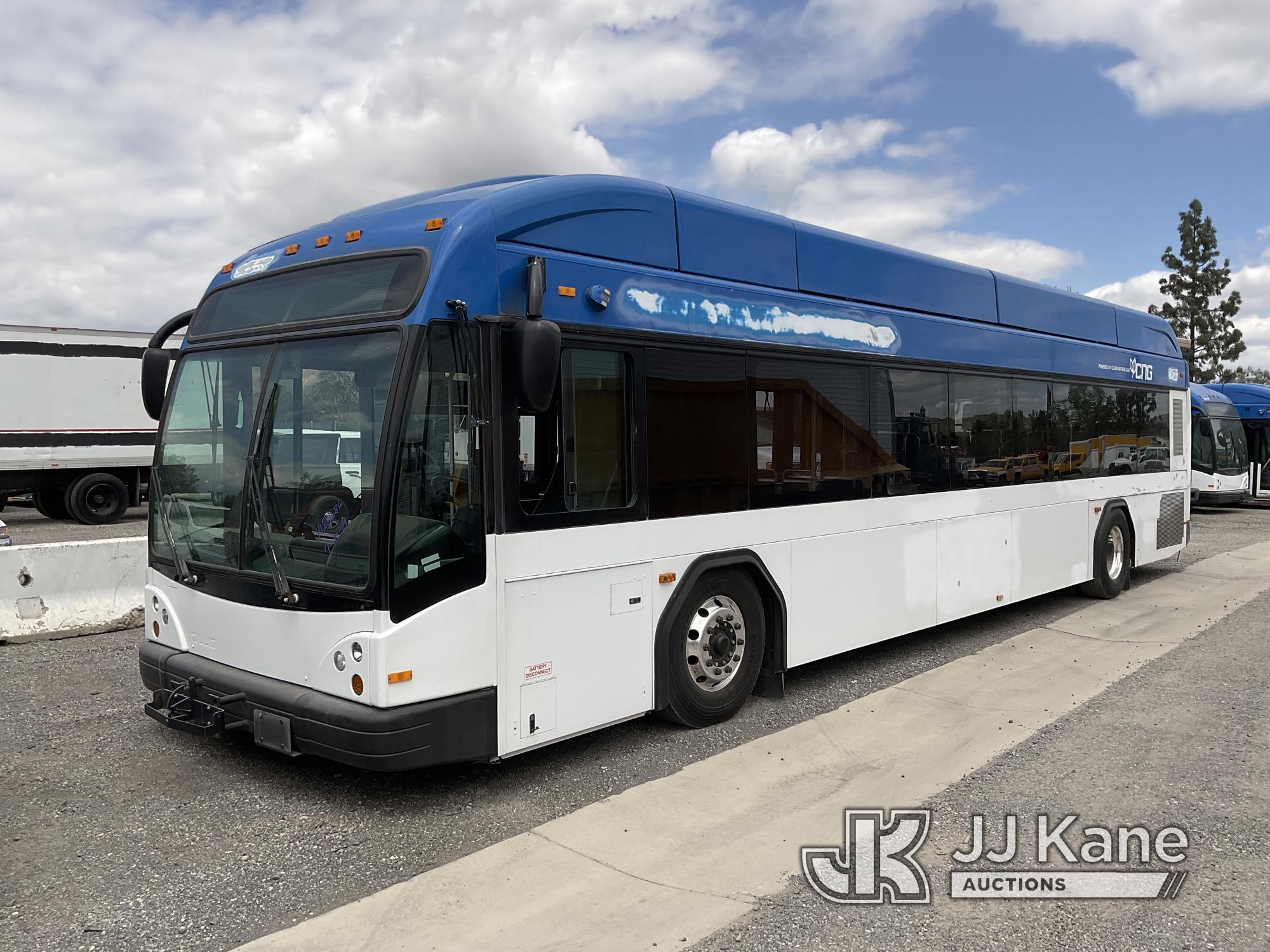 (Jurupa Valley, CA) 2013 Gillig Low Floor Bus Runs & Moves, CNG Tank Expires In AUG 2038