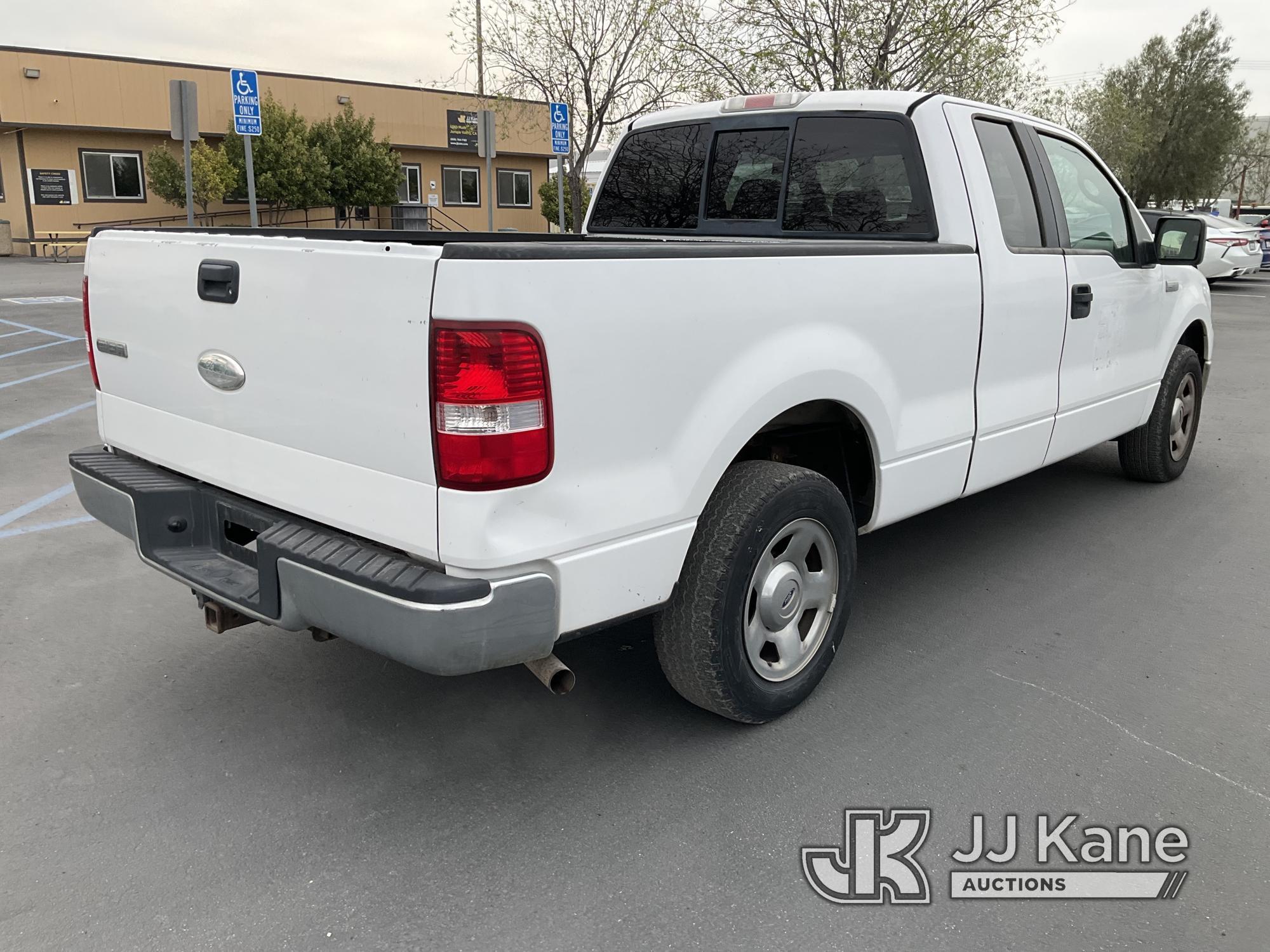 (Jurupa Valley, CA) 2006 Ford F150 Extended-Cab Pickup Truck Runs & Moves, Rear Tires Are Bald