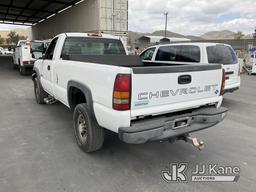 (Jurupa Valley, CA) 2005 Chevrolet Silverado 2500HD Pickup Truck Runs, Must Be Towed, Front End Is W