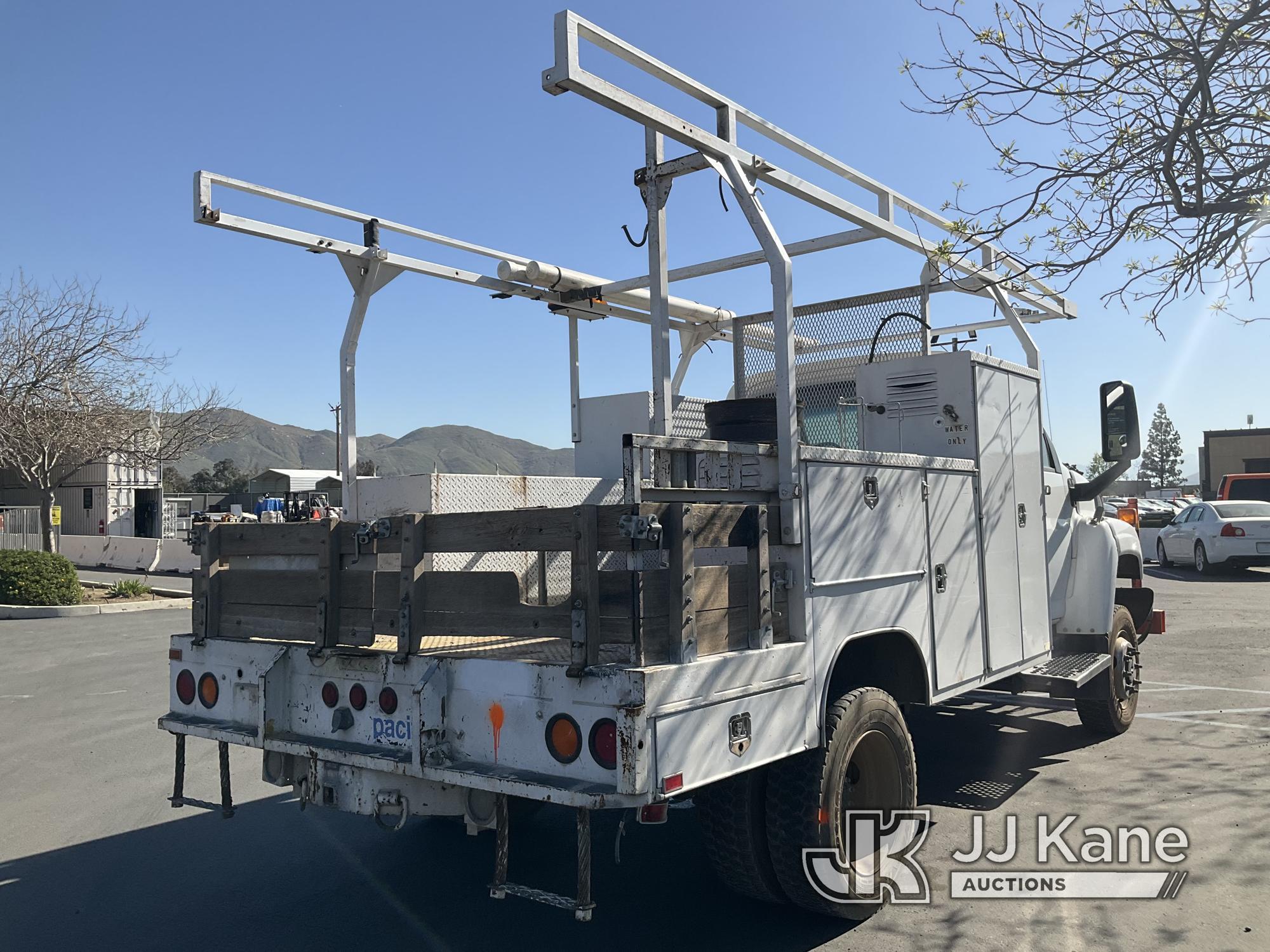 (Jurupa Valley, CA) 2007 GMC C5C042 4X4 Cab & Chassis Runs & Moves