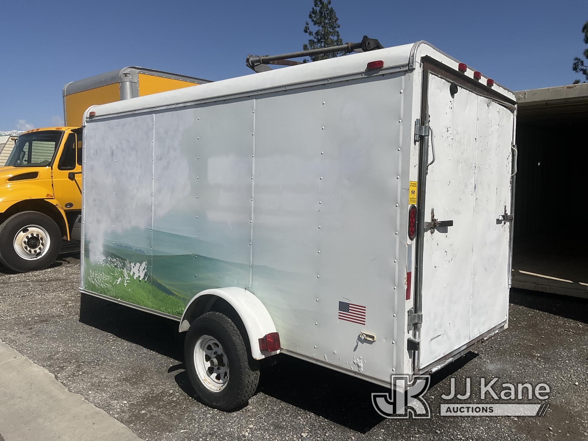 (Jurupa Valley, CA) 2001 Haulmark Enclosed Trailer Towable